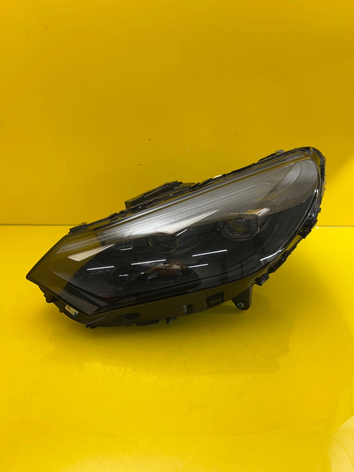 Phare droit Mercedes EQE X294 W294 22-24 Digital Light Led A2949062501 Autolamps Phare droit Mercedes EQE X294 W294 22-24 Digital Light Led A2949062501