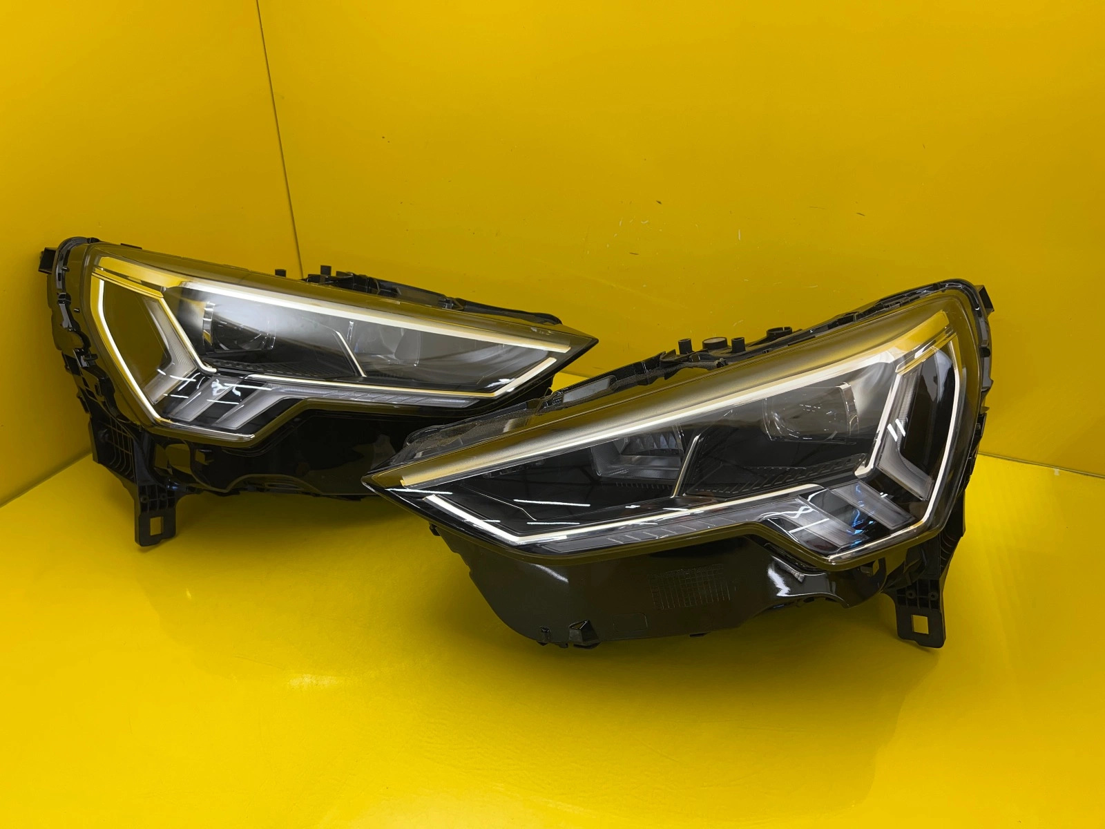 Phare gauche droit Audi Q3 83A Full Led 83A941033 83A941034 Autolamps Phare gauche droit Audi Q3 83A Full Led 83A941033 83A941034