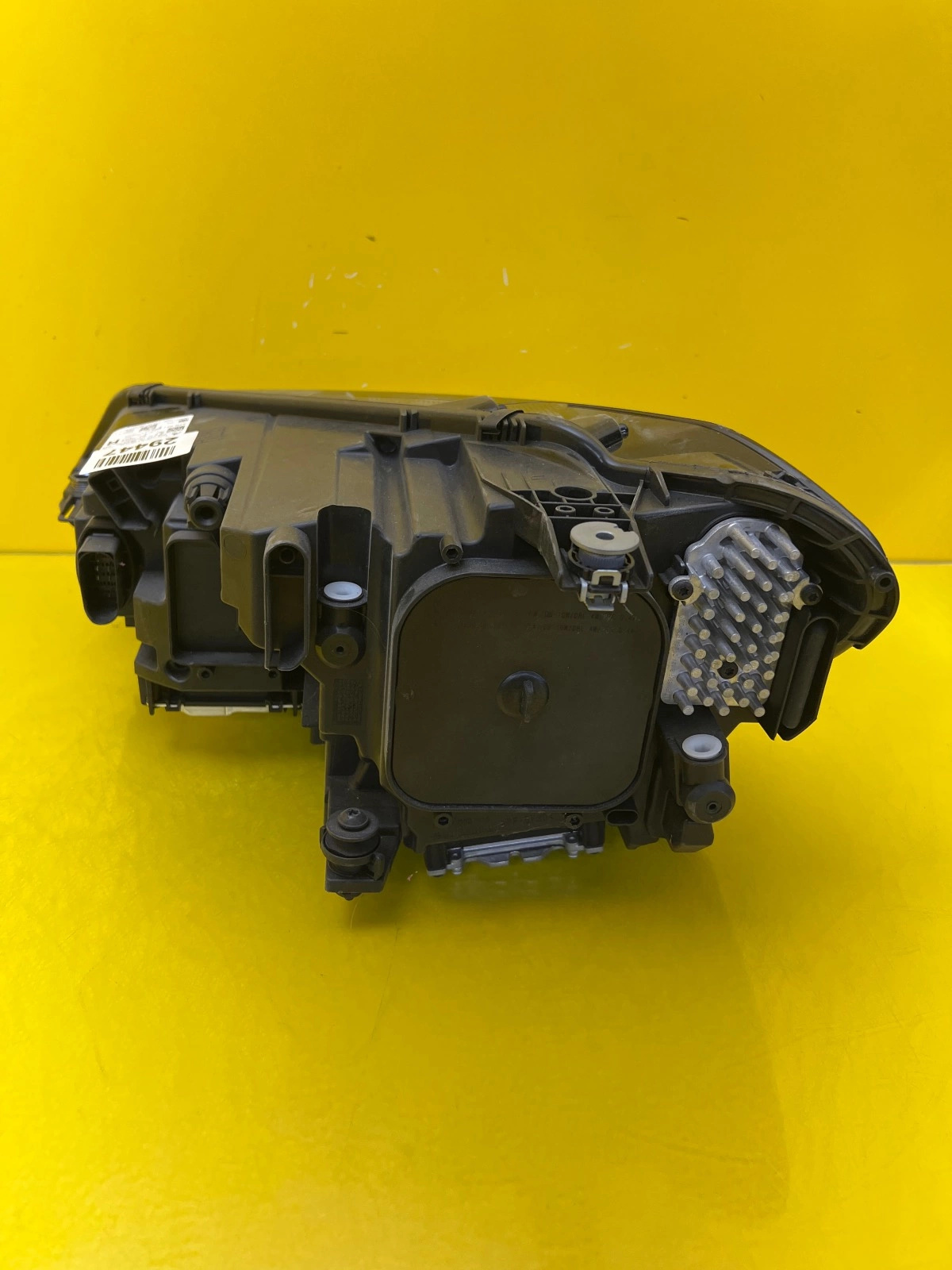 Phare avant droit VW Touran III Full Led 5TB941082D Autolamps 4 Phare avant droit VW Touran III Full Led 5TB941082D