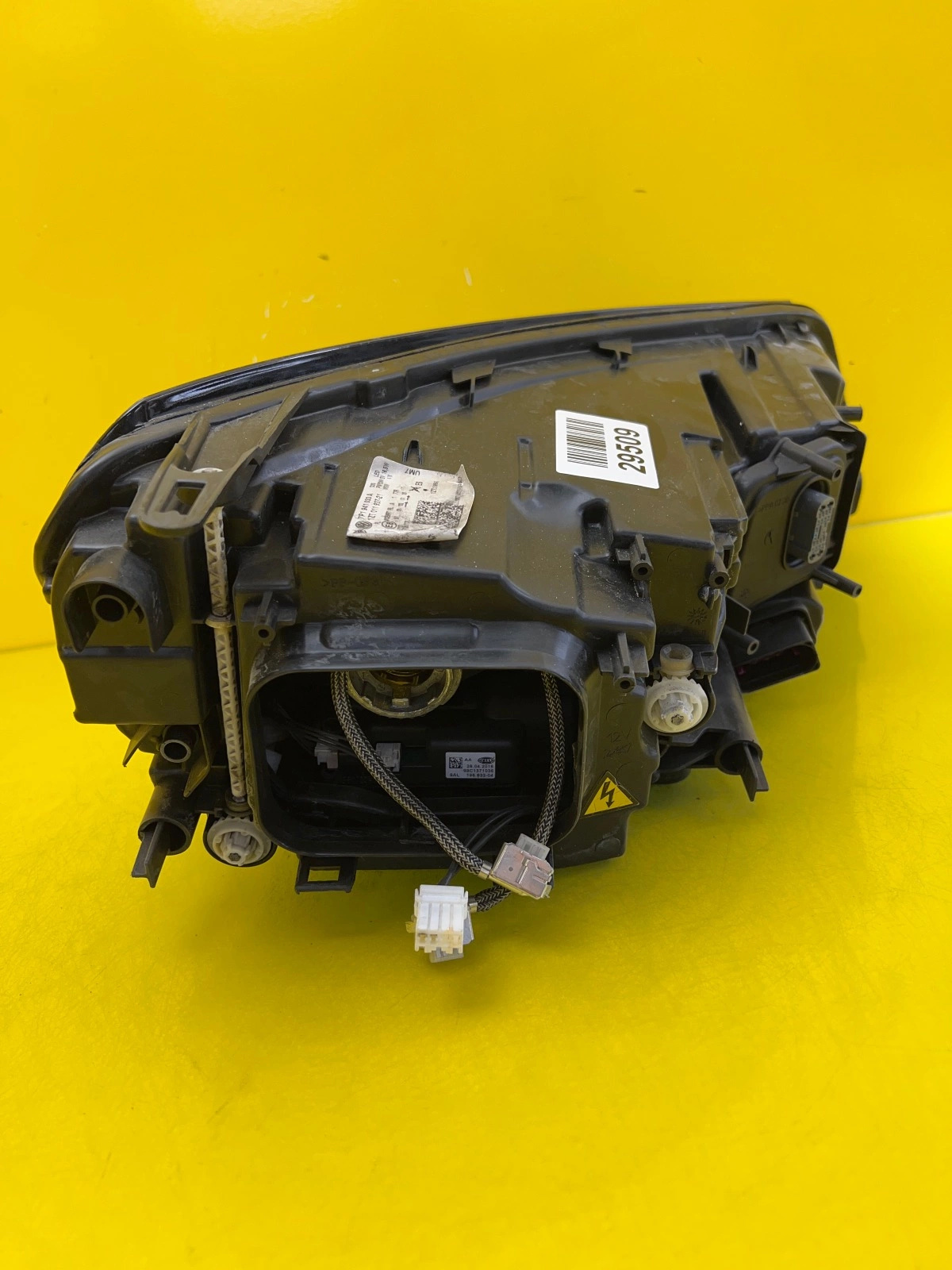 Phare gauche VW Touareg II Lift 15- Xenon 7P1941033A Autolamps 5 Phare gauche VW Touareg II Lift 15- Xenon 7P1941033A