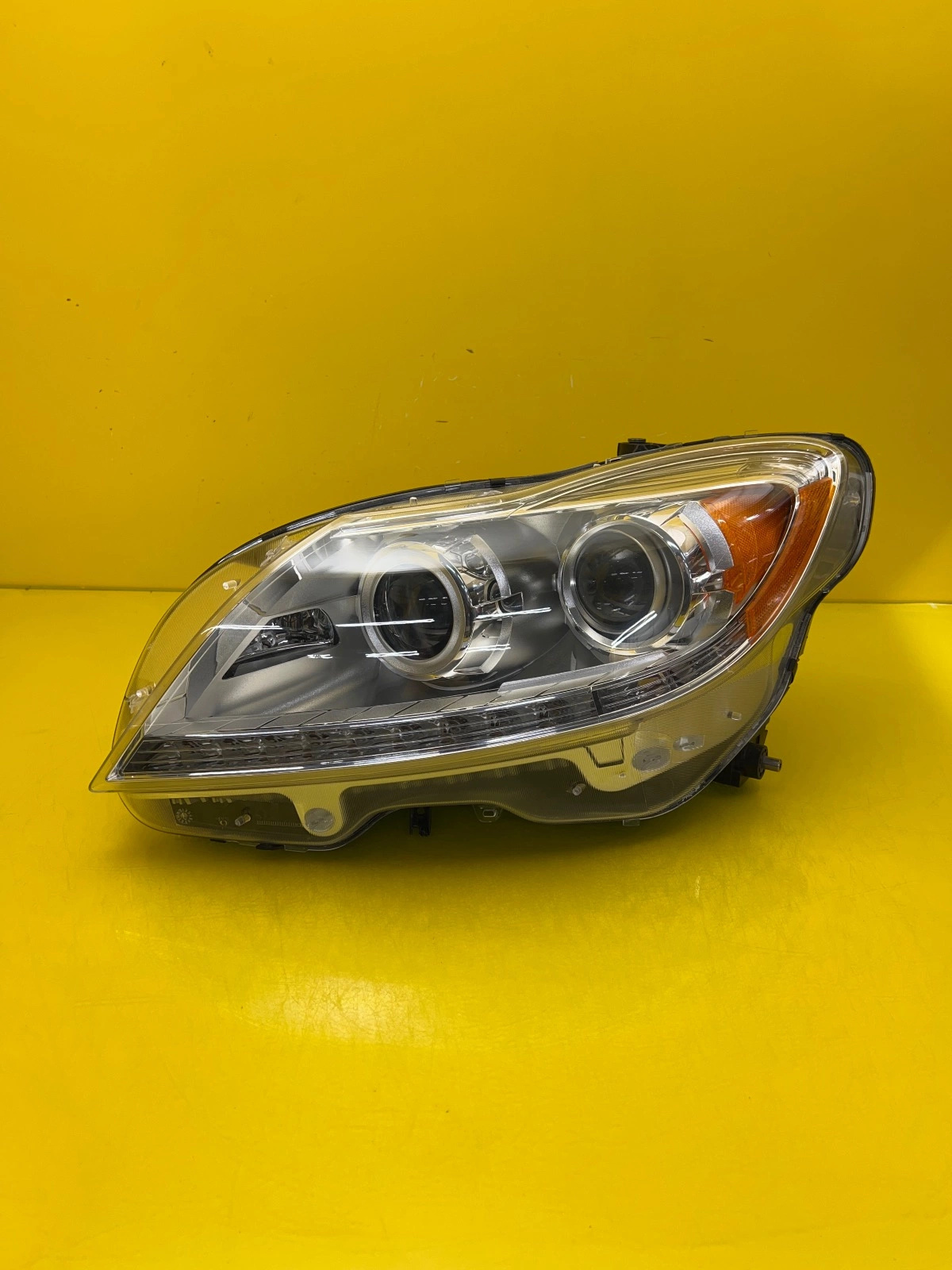 Phare gauche Mercedes CL W216 Bi-Xenon USA A2168200739 Autolamps Phare gauche Mercedes CL W216 Bi-Xenon USA A2168200739
