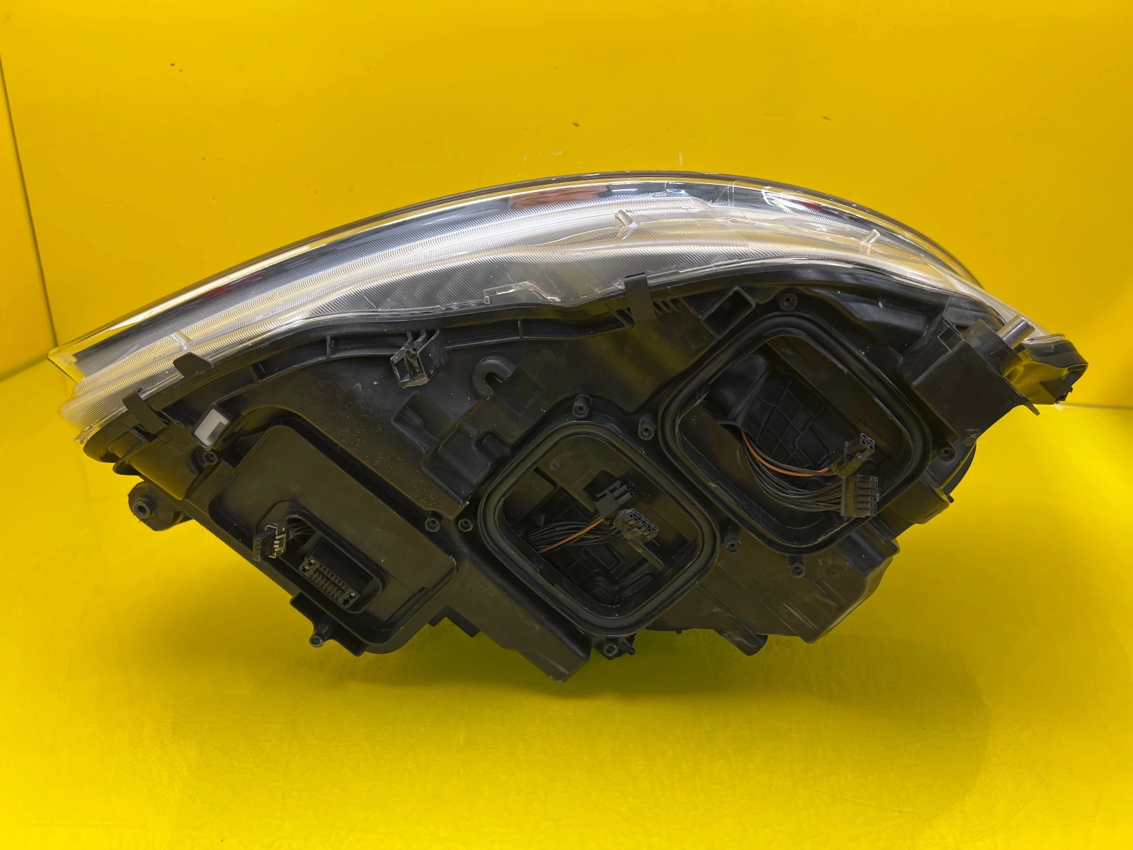 Phare gauche Mercedes CL W216 Bi-Xenon USA A2168200739 Autolamps 6 Phare gauche Mercedes CL W216 Bi-Xenon USA A2168200739