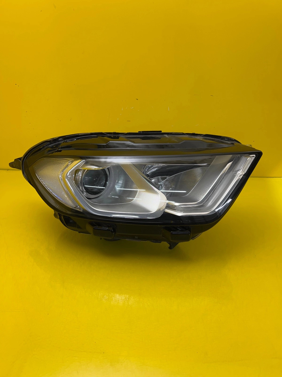 Phare droit Ford Ecosport II Lift 17- GN15-13D154-DE Autolamps Phare droit Ford Ecosport II Lift 17- GN15-13D154-DE