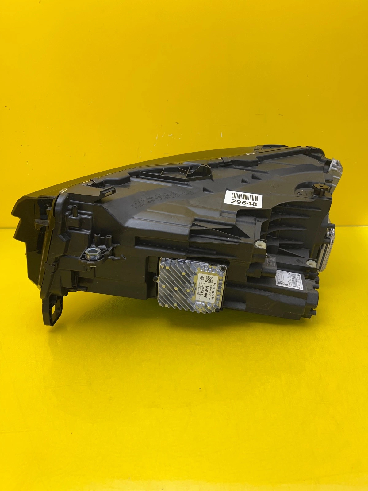 Phare avant droit VW Tayron II Full Led 24- 57L941060 Autolamps 4 Phare avant droit VW Tayron II Full Led 24- 57L941060