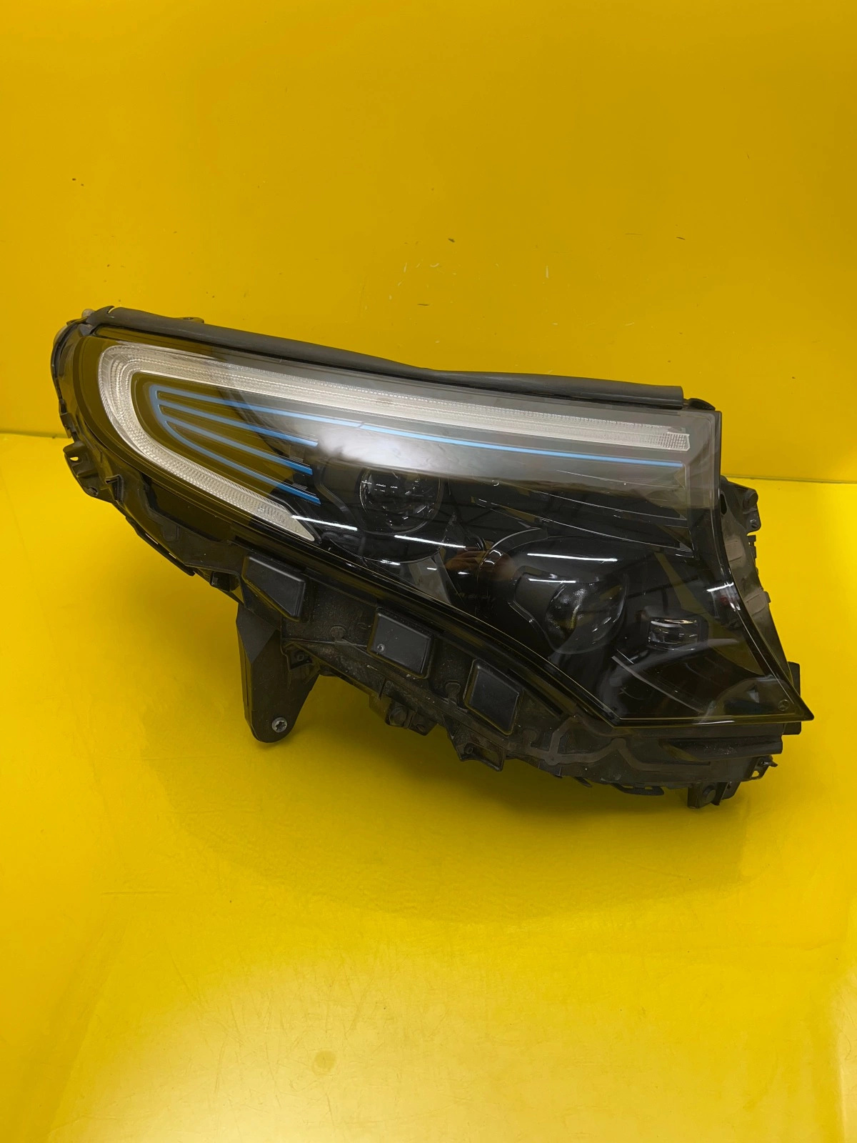 Phare droit Mercedes EQC W293 293 Full Led A2939060201 Autolamps Phare droit Mercedes EQC W293 293 Full Led A2939060201