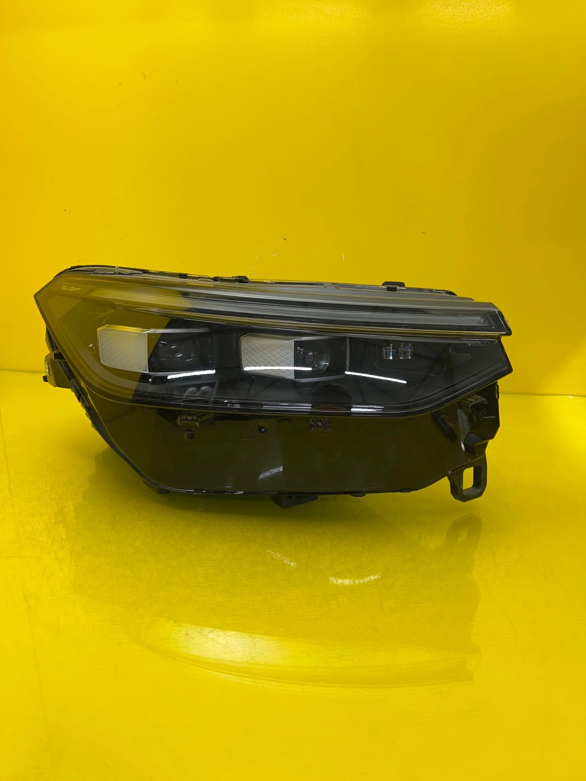 Phare avant droit VW Tayron II Full Led 24- 57L941060 Autolamps Phare avant droit VW Tayron II Full Led 24- 57L941060