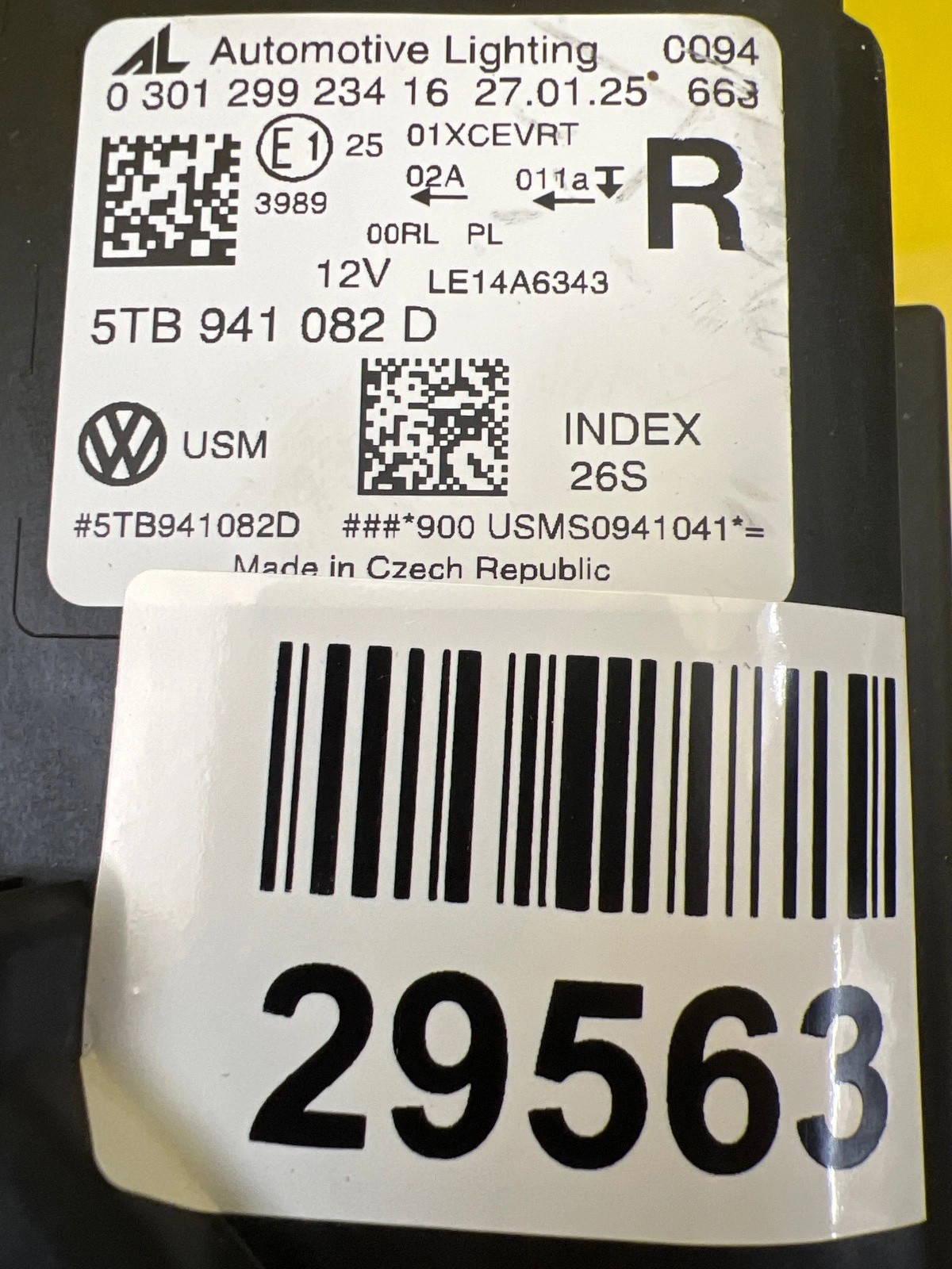 Phare avant droit VW Touran III Full Led 5TB941082D Autolamps 2 Phare avant droit VW Touran III Full Led 5TB941082D