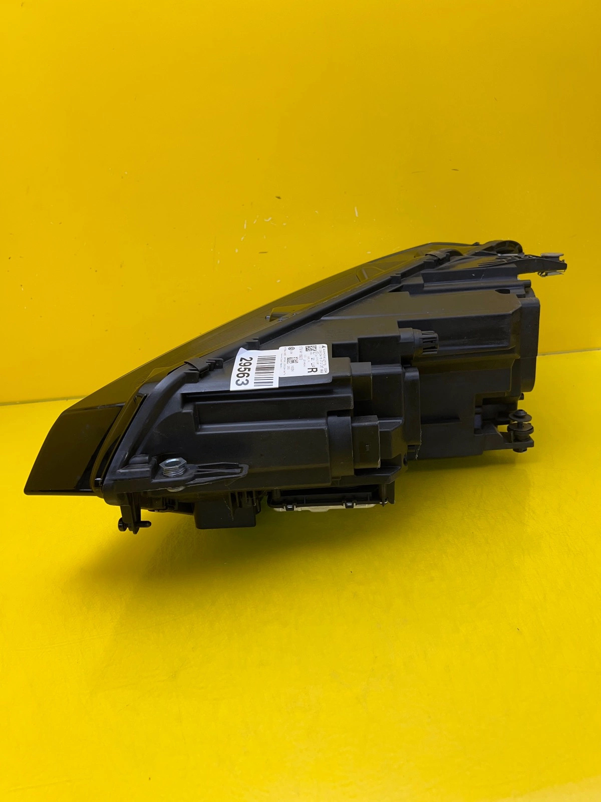 Phare avant droit VW Touran III Full Led 5TB941082D Autolamps 3 Phare avant droit VW Touran III Full Led 5TB941082D