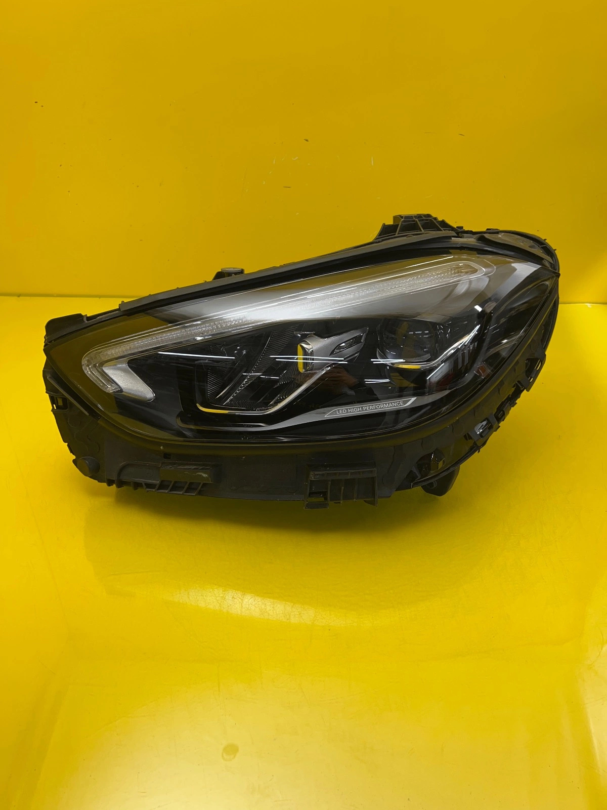 Phare gauche Mercedes Classe C W206 21- Full Led A2069063903 Autolamps Phare gauche Mercedes Classe C W206 21- Full Led A2069063903