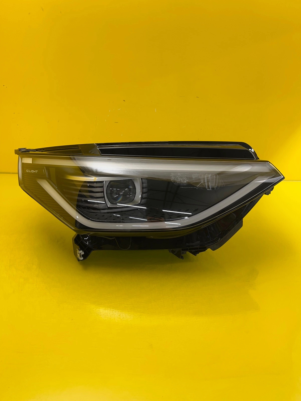 Phare droit VW ID. Buzz IQ Light Full Led 1T3941036D Autolamps Phare droit VW ID. Buzz IQ Light Full Led 1T3941036D