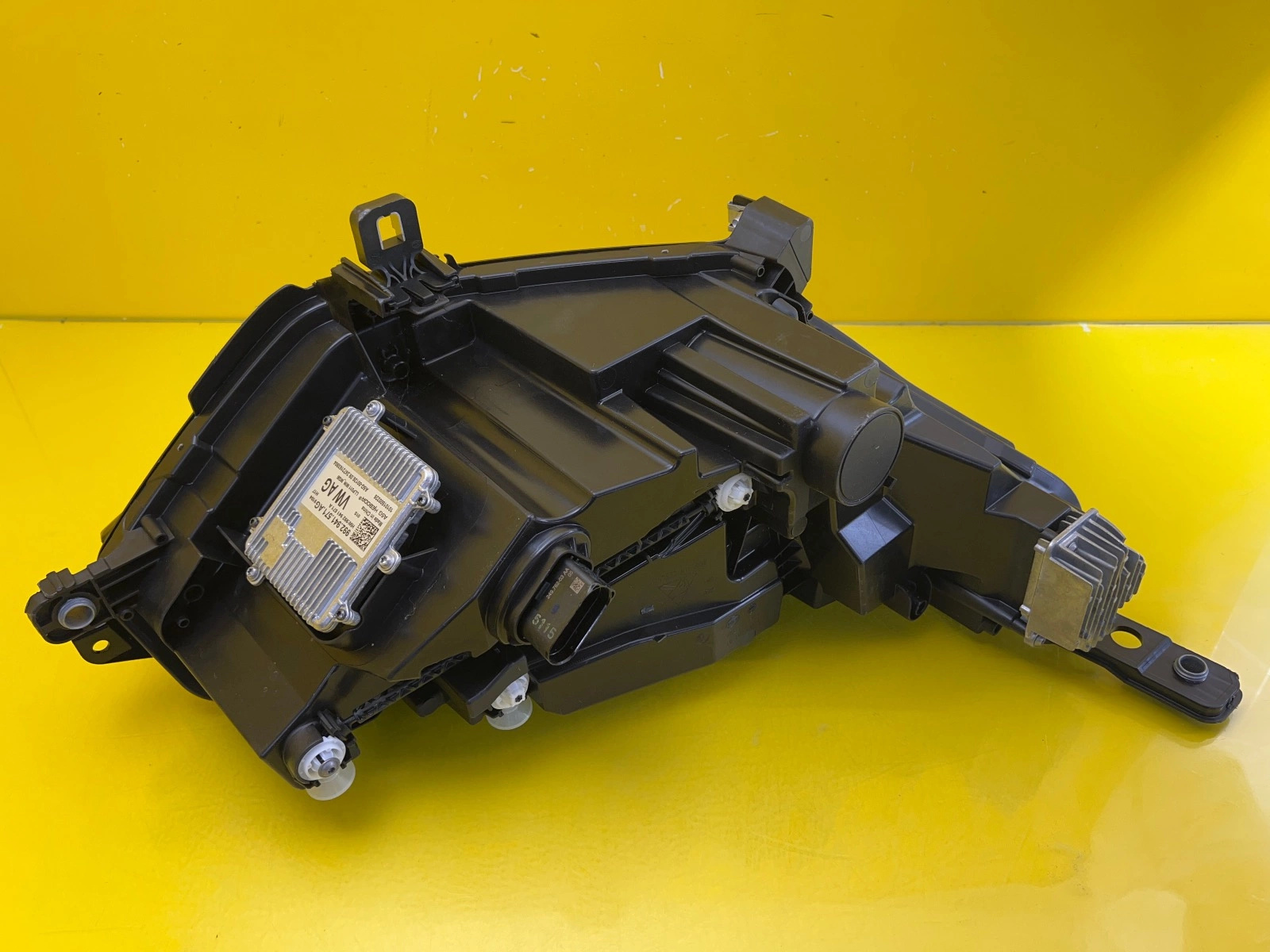 Phare gauche VW ID BUZZ 1T4941005C Full Led Autolamps 5 Phare gauche VW ID BUZZ 1T4941005C Full Led