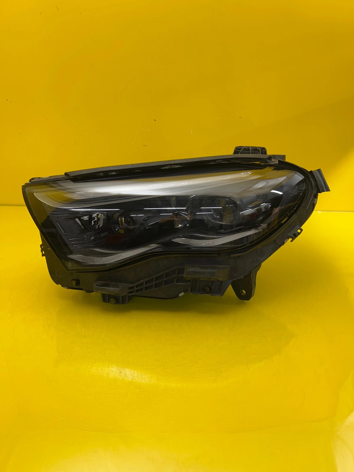 Phare gauche Mercedes Classe E W214 Digital Light A2149066102 Autolamps Phare gauche Mercedes Classe E W214 Digital Light A2149066102