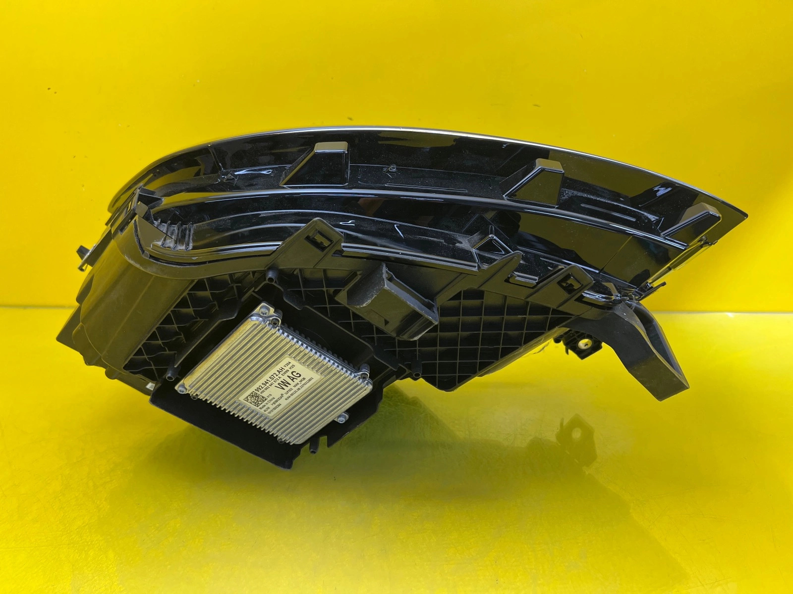 Phare avant droit VW T-Roc 2025- Led 2GV941036 Lentille noire Autolamps 6 Phare avant droit VW T-Roc 2025- Led 2GV941036 Lentille noire