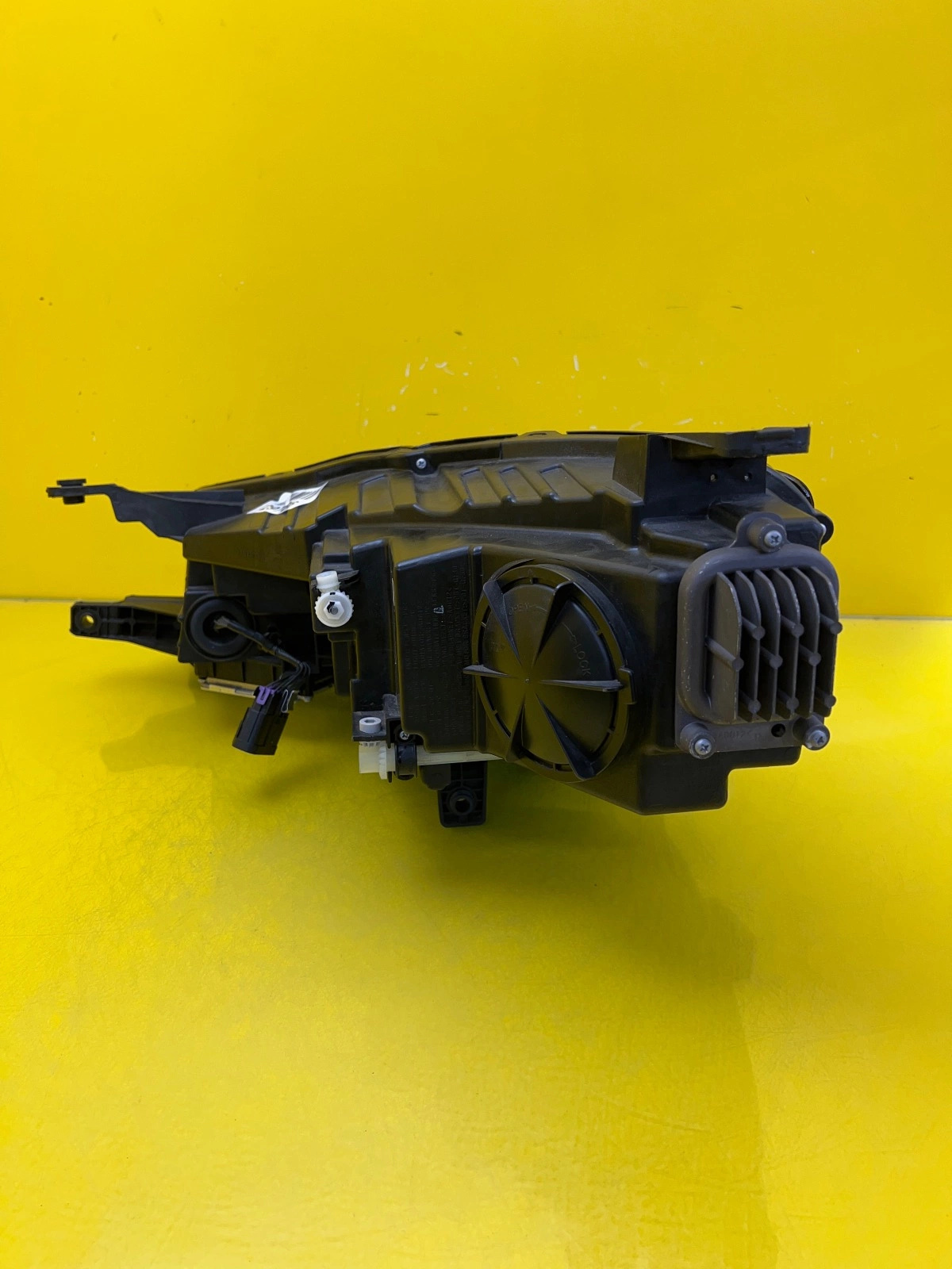 Phare avant droit MG HS 18- Full Led Autolamps 4 Phare avant droit MG HS 18- Full Led