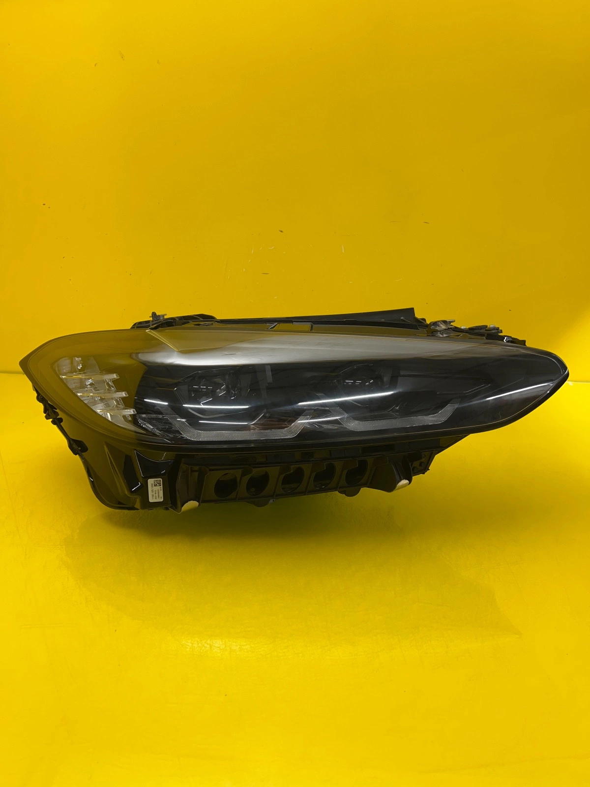 Phare droit BMW 4 G22 G23 G26 Full Led Shadow Black 8086446-02 Autolamps Phare droit BMW 4 G22 G23 G26 Full Led Shadow Black 8086446-02