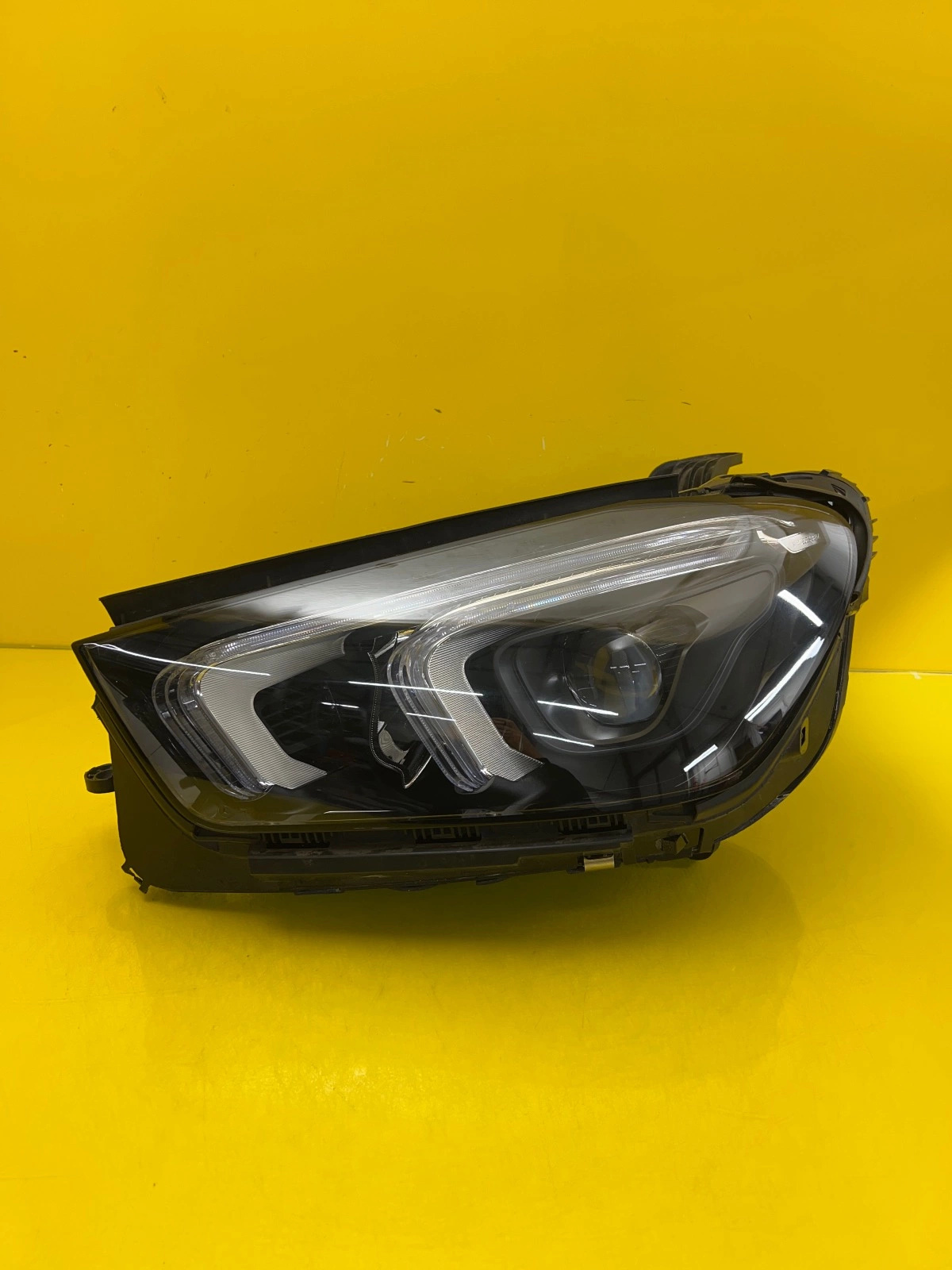 Phare gauche Mercedes GLE W167 Full Led Multibeam A1679069704 Autolamps Phare gauche Mercedes GLE W167 Full Led Multibeam A1679069704