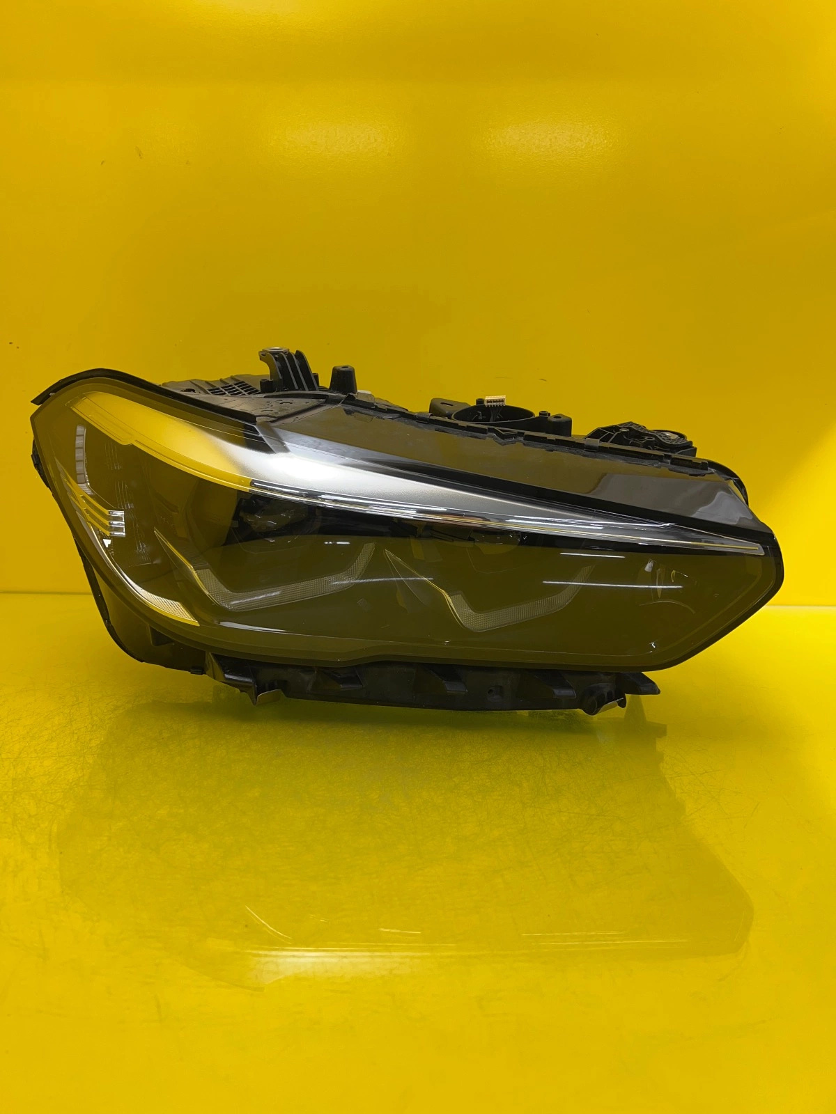 Phare avant droit BMW X5 X6 G05 G06 Full Led 5A27988-01 Autolamps Phare avant droit BMW X5 X6 G05 G06 Full Led 5A27988-01