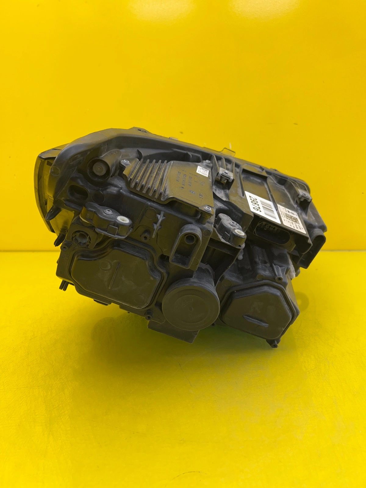 Phare avant gauche VW Transporter T6 Lift 19- 7L1941035E Autolamps 4 Phare avant gauche VW Transporter T6 Lift 19- 7L1941035E