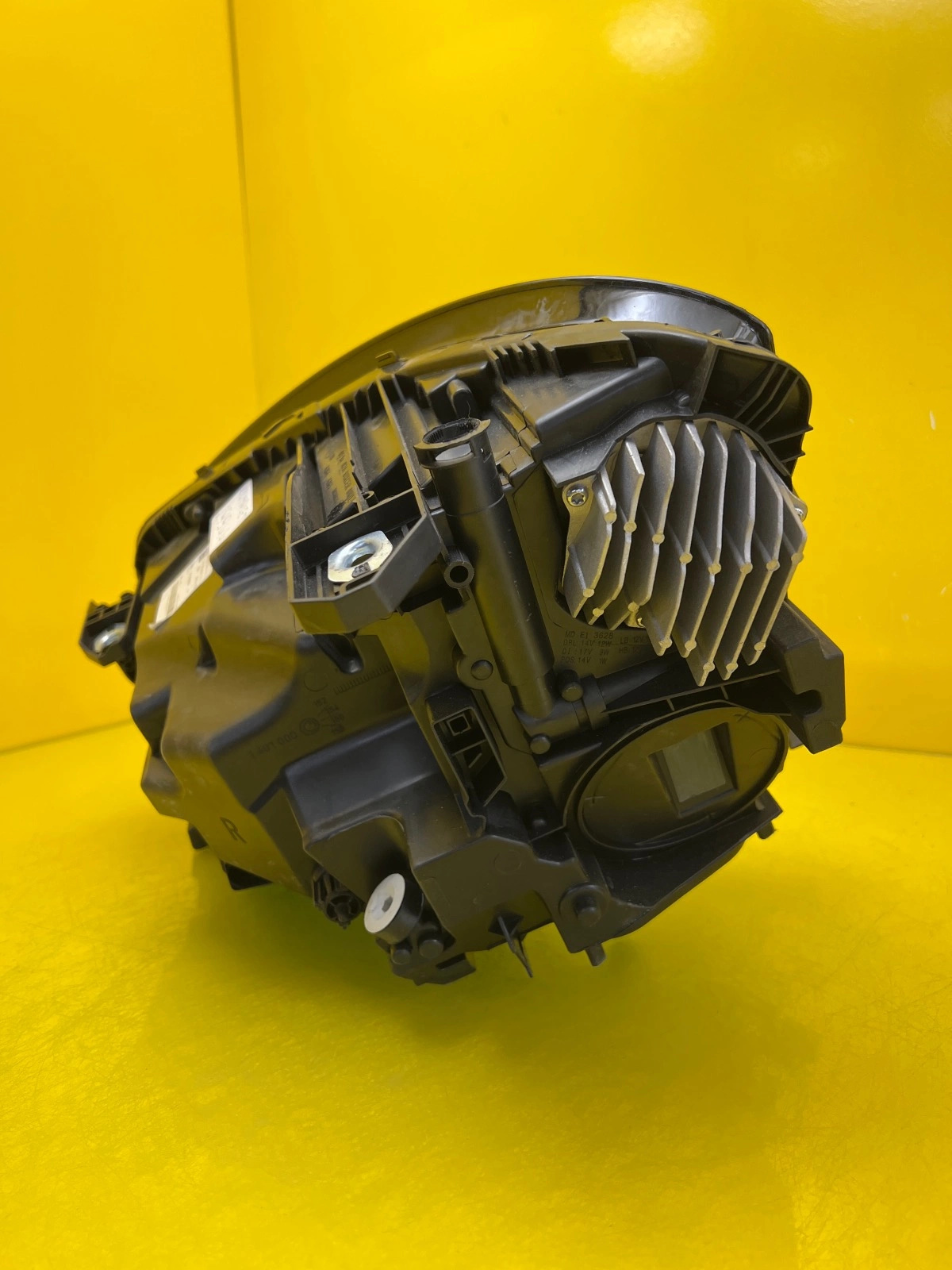 Phare gauche droit Mercedes GLA W156 Full Led A1569066900 A1569067000 Autolamps 4 Phare gauche droit Mercedes GLA W156 Full Led A1569066900 A1569067000