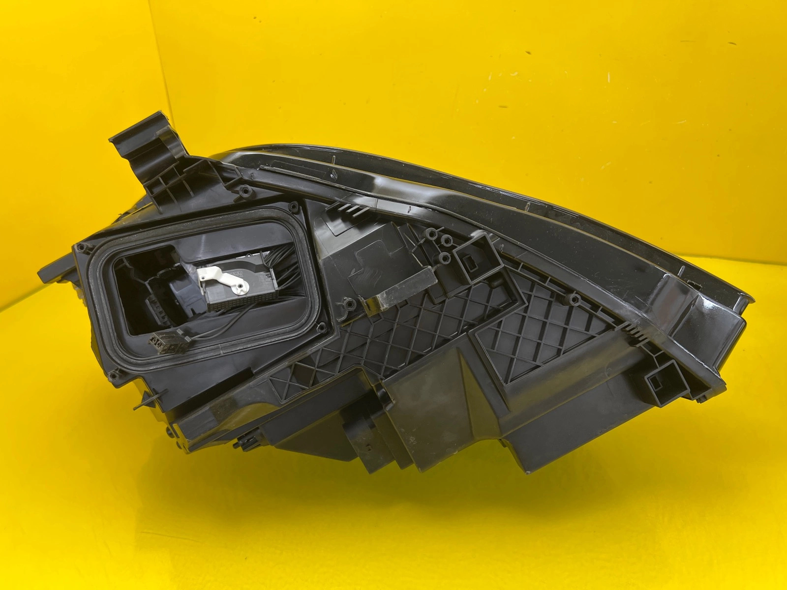 Phare gauche droit Mercedes GLA W156 Full Led A1569066900 A1569067000 Autolamps 5 Phare gauche droit Mercedes GLA W156 Full Led A1569066900 A1569067000