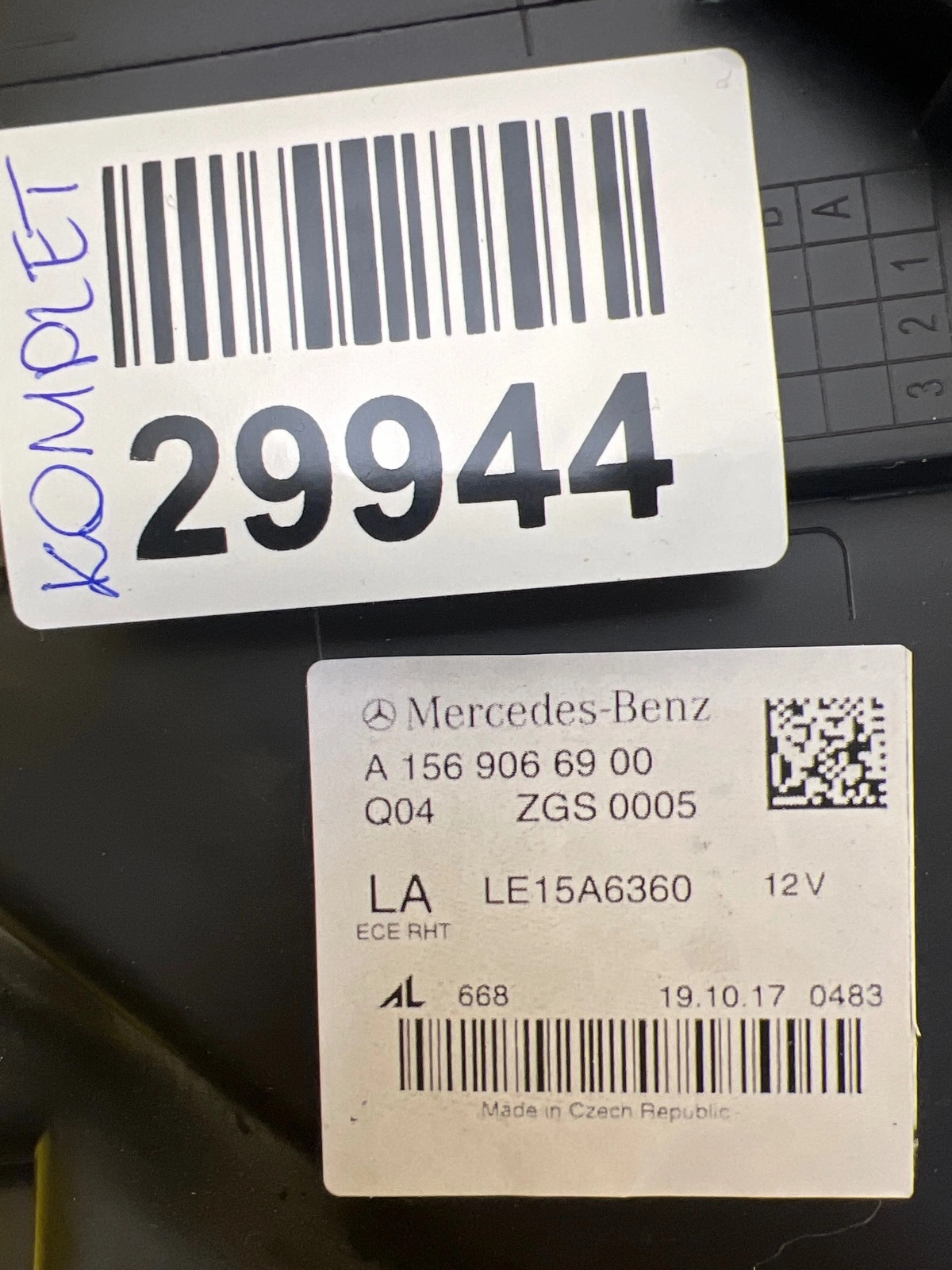 Phare gauche droit Mercedes GLA W156 Full Led A1569066900 A1569067000 Autolamps 6 Phare gauche droit Mercedes GLA W156 Full Led A1569066900 A1569067000