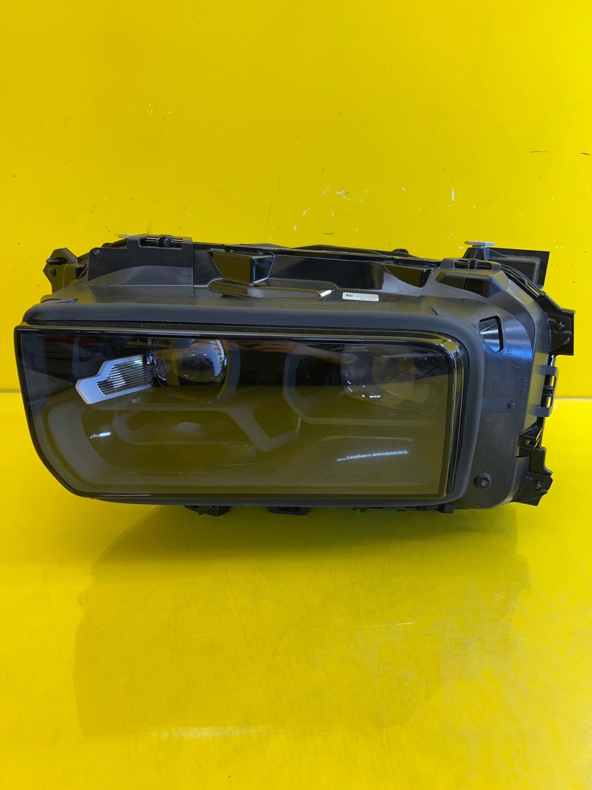 Phare gauche Porsche Macan 95C Matrix PDLS+ 95C941033Q Autolamps Phare gauche Porsche Macan 95C Matrix PDLS+ 95C941033Q