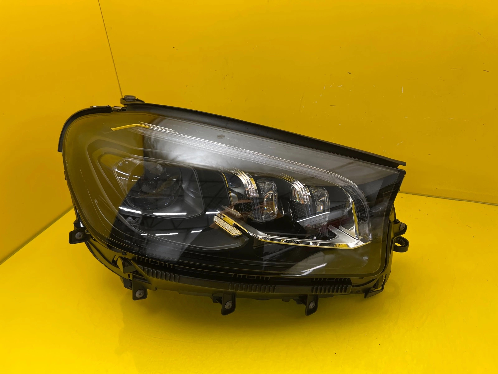 Phare droit Mercedes GLS W167 19- Full Led Multibeam A1679066001 Autolamps Phare droit Mercedes GLS W167 19- Full Led Multibeam A1679066001