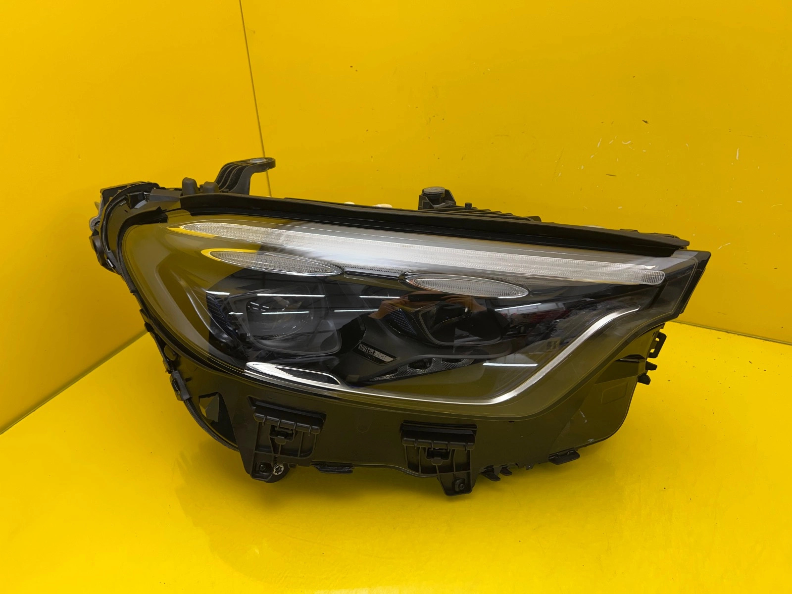 Phare droit Mercedes GLC W254 Full Led Digital Light A2549066802 Autolamps Phare droit Mercedes GLC W254 Full Led Digital Light A2549066802