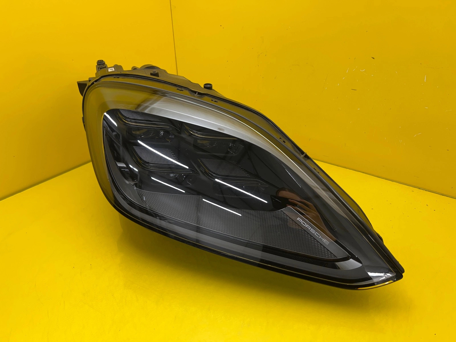 Phare avant droit Porsche Cayenne 9Y Lift Full Led 9Y0941060Q Autolamps Phare avant droit Porsche Cayenne 9Y Lift Full Led 9Y0941060Q