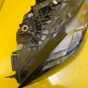 Phare droit BMW 4 G22 G23 G26 M3 G80 M4 G82 Laser 9505116-04 Noir