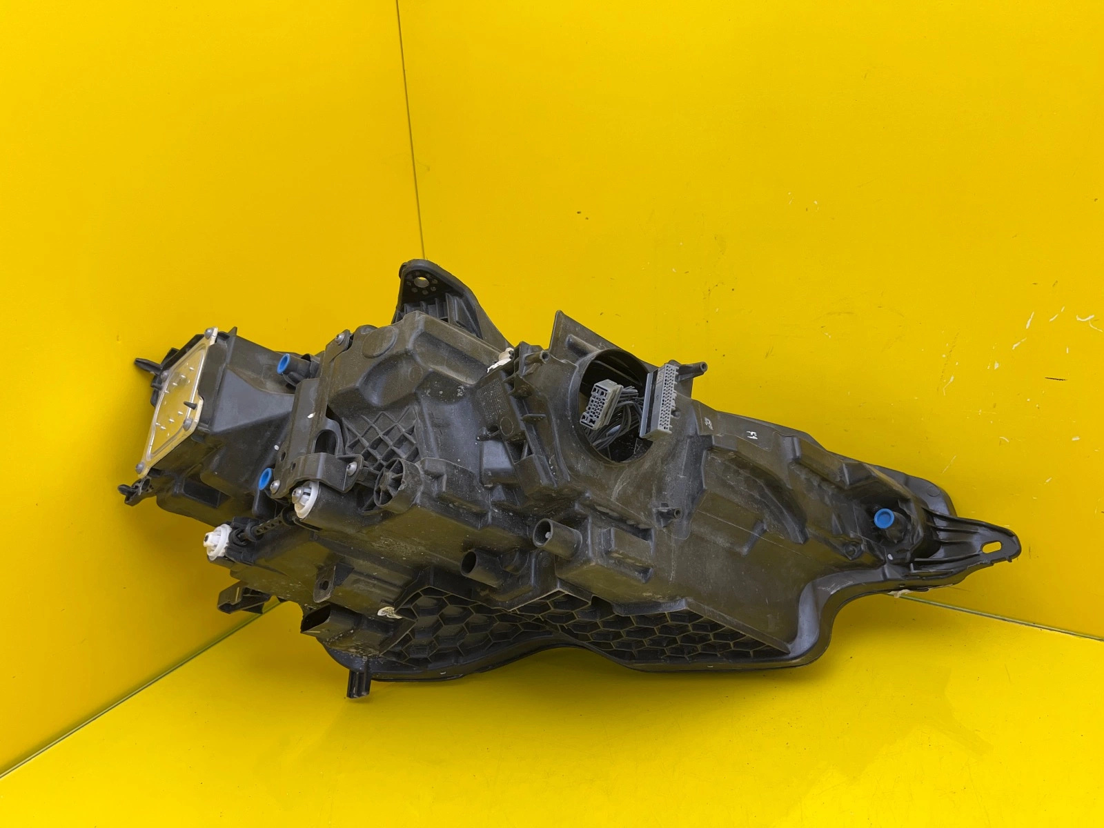 Phare gauche Volvo S60 V60 Mid Led 32228815 Autolamps 4 Phare gauche Volvo S60 V60 Mid Led 32228815