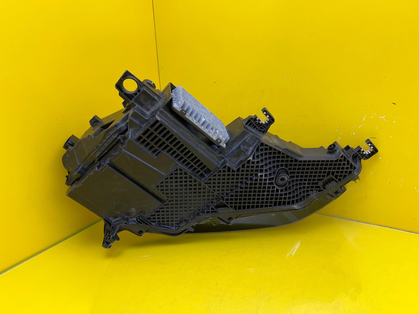 Phare gauche Audi E-Tron GT RS 4J3 Full Led Laser 4J3941085 Autolamps 4 Phare gauche Audi E-Tron GT RS 4J3 Full Led Laser 4J3941085