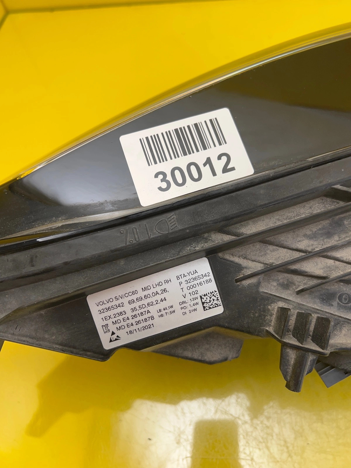 Phare droit Volvo S60 V60 Mid Led 32365342 Autolamps 2 Phare droit Volvo S60 V60 Mid Led 32365342