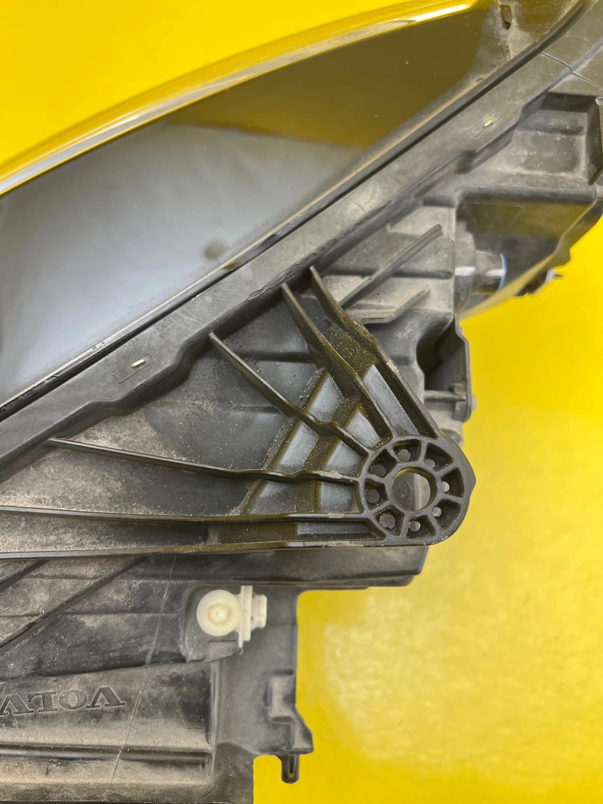 Phare droit Volvo S60 V60 Mid Led 32365342 Autolamps 5 Phare droit Volvo S60 V60 Mid Led 32365342