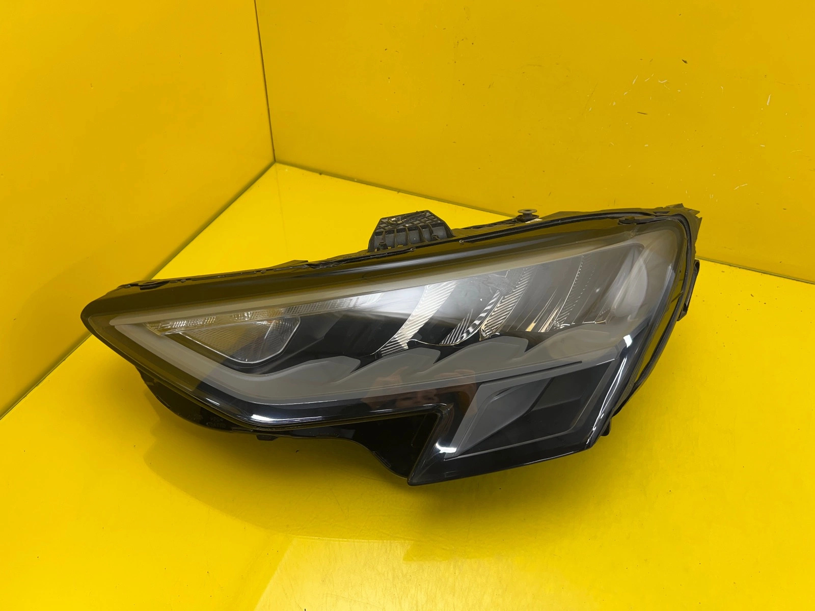 Phare gauche Audi A3 8Y Full Led 8Y0941011 Autolamps Phare gauche Audi A3 8Y Full Led 8Y0941011