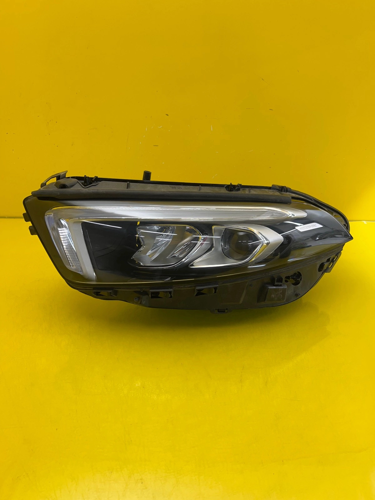 Phare gauche Mercedes Classe A W177 Full Led Multibeam 18-23 A1779063705 Autolamps Phare gauche Mercedes Classe A W177 Full Led Multibeam 18-23 A1779063705