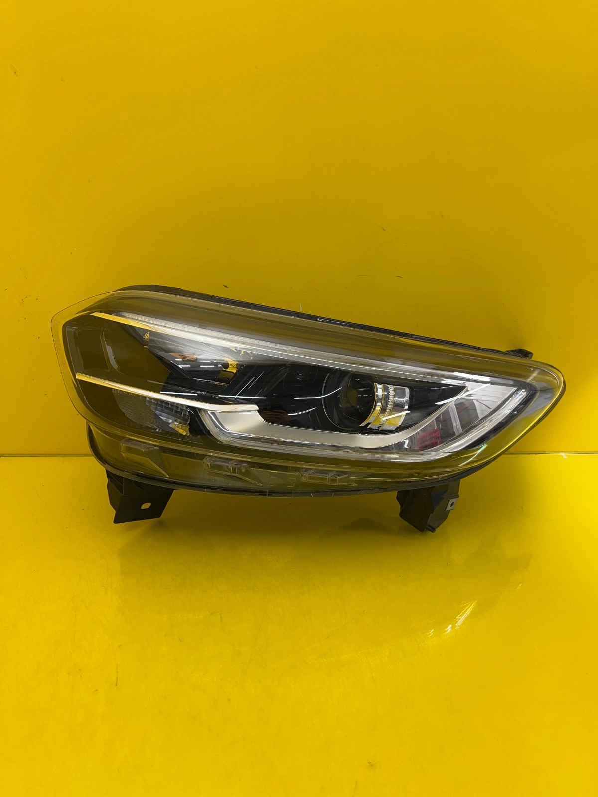 Phare avant gauche Renault Kadjar Led 260609857R Autolamps Phare avant gauche Renault Kadjar Led 260609857R