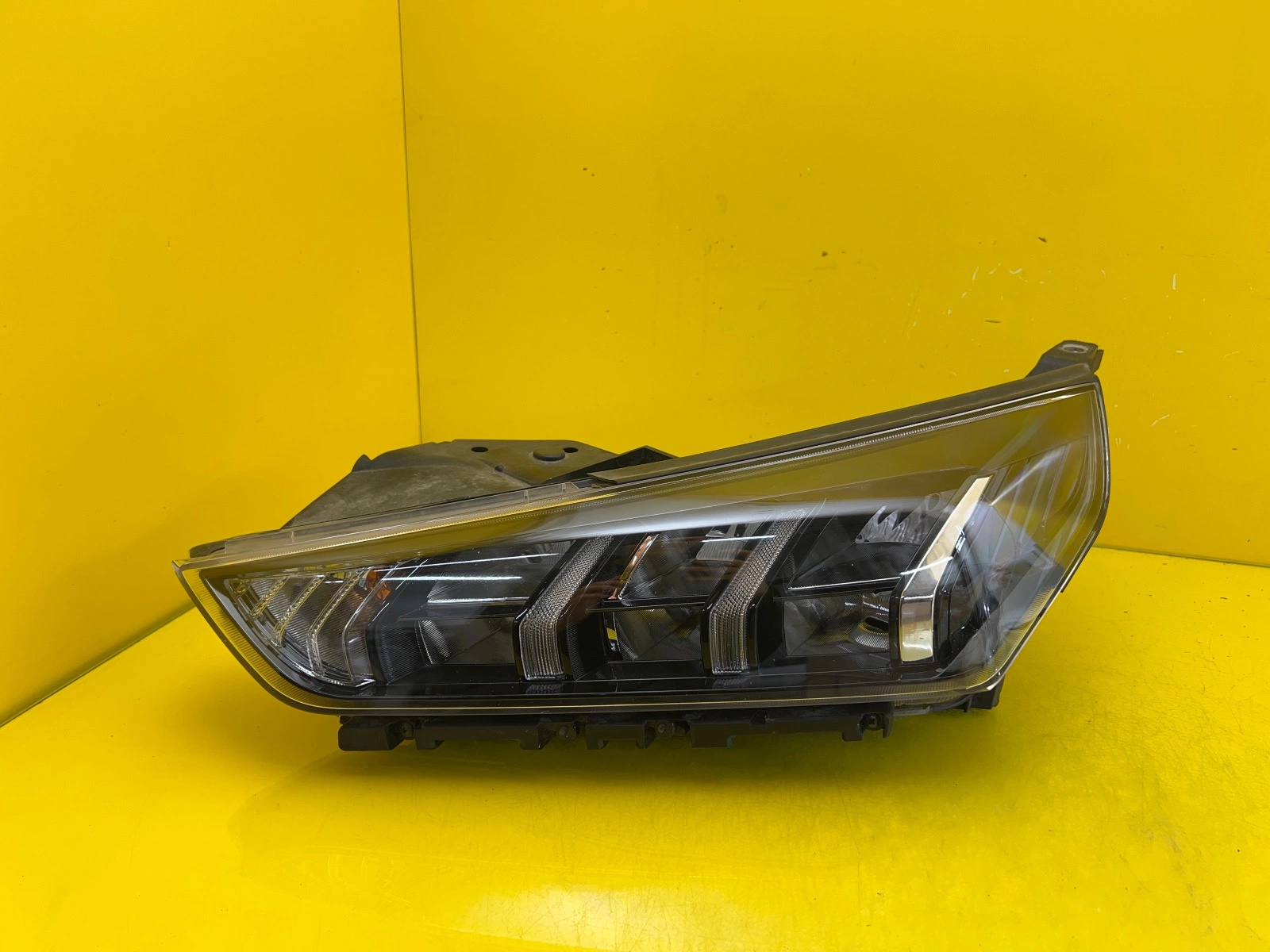 Phare gauche Hyundai Ioniq Lift Full Led 2020- JATL Autolamps Phare gauche Hyundai Ioniq Lift Full Led 2020- JATL