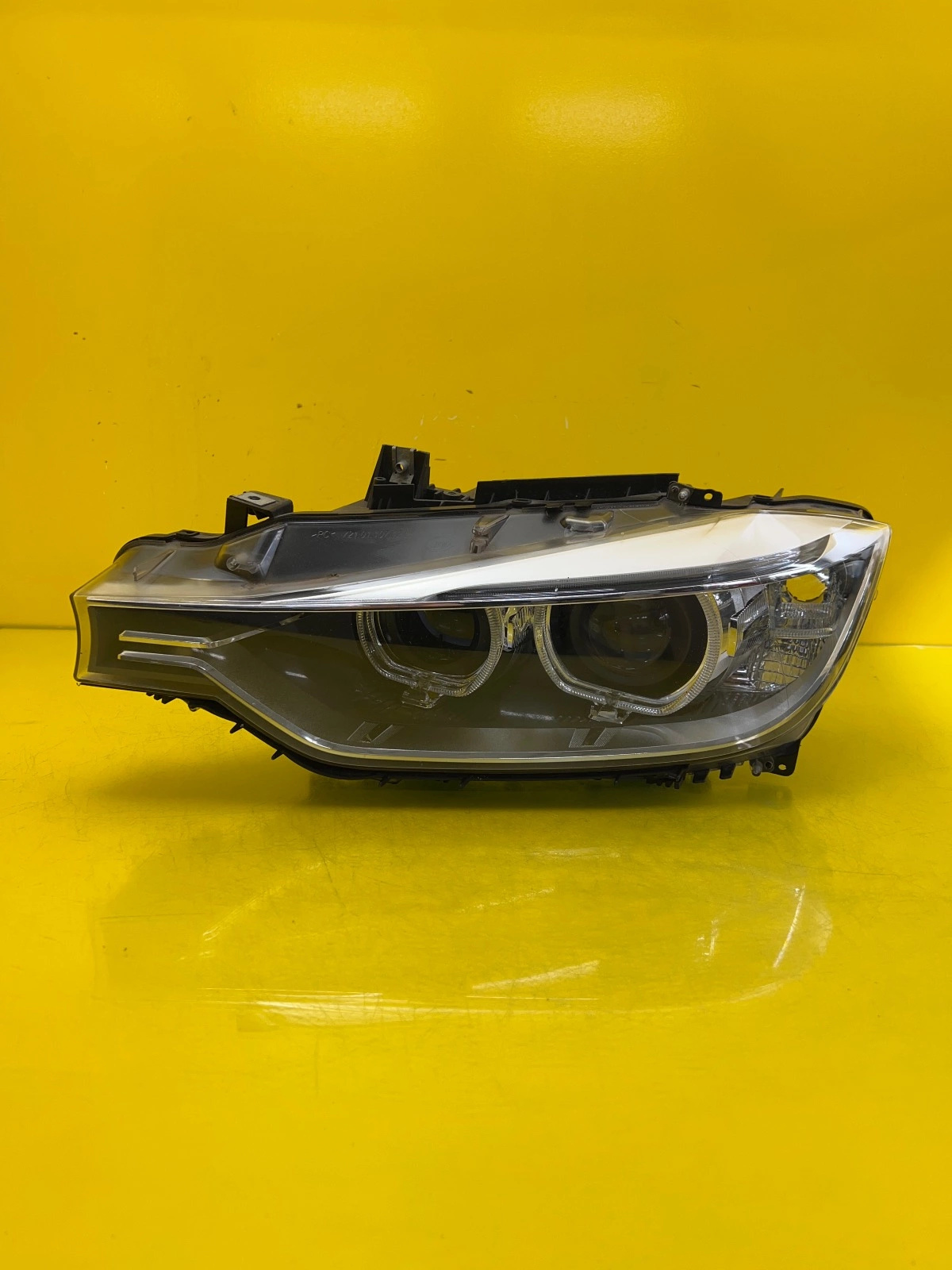 Phare gauche BMW 3 F30 F31 Xenon Torsion Dynamic 7259527 Autolamps Phare gauche BMW 3 F30 F31 Xenon Torsion Dynamic 7259527