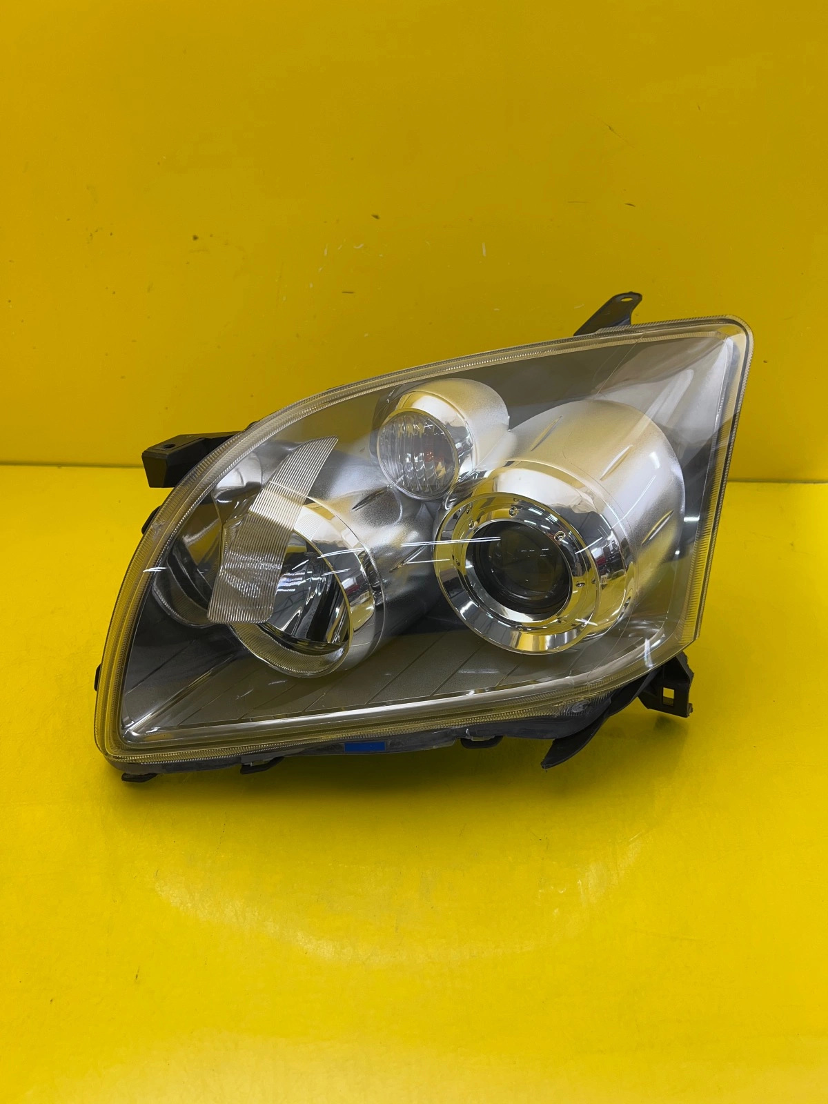 Phare gauche Toyota Avensis 2 II T25 Lift Xenon 06-09 Autolamps Phare gauche Toyota Avensis 2 II T25 Lift Xenon 06-09