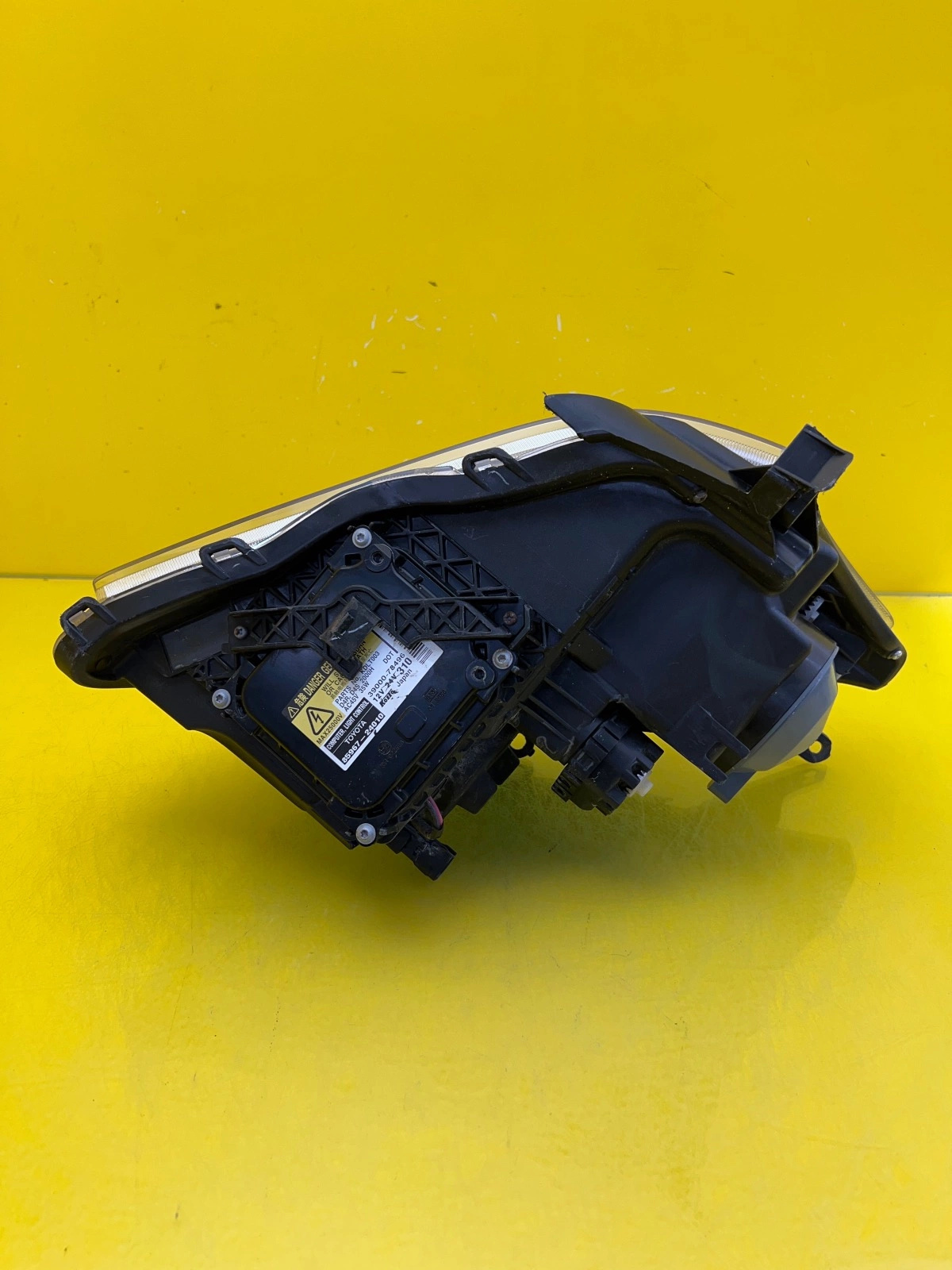 Phare gauche Toyota Avensis 2 II T25 Lift Xenon 06-09 Autolamps 4 Phare gauche Toyota Avensis 2 II T25 Lift Xenon 06-09