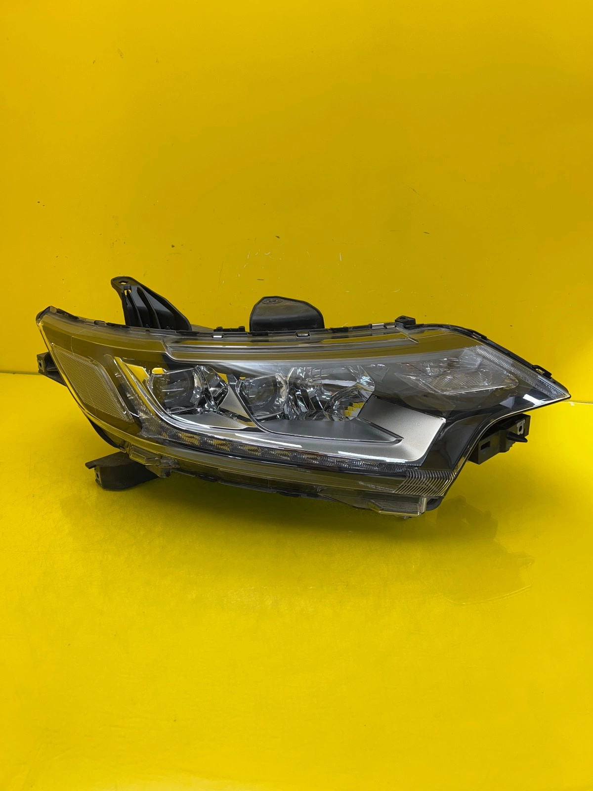 Phare droit Mitsubishi Outlander III Full Led 8301C8-64 Autolamps Phare droit Mitsubishi Outlander III Full Led 8301C8-64