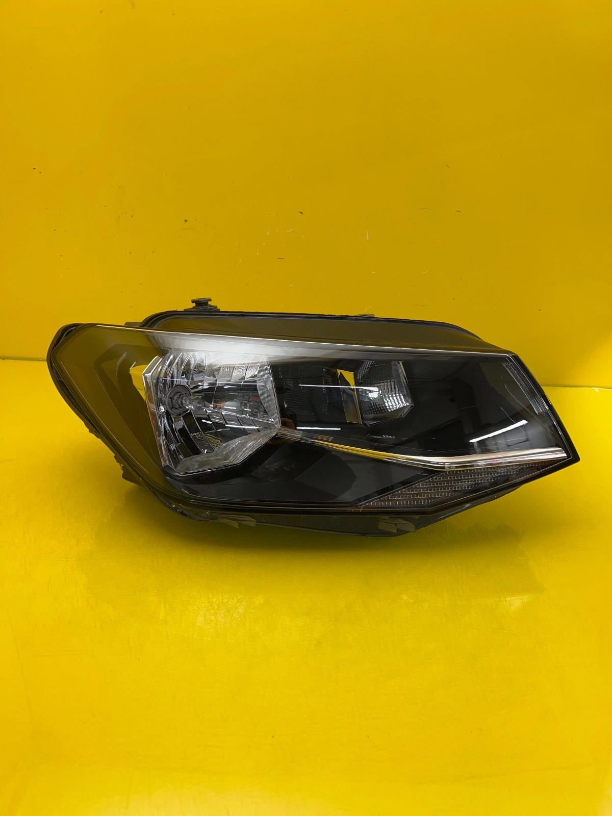 Phare droit VW Caddy 2K1 Lift 15-20 Ordinaire 2K1941016B Autolamps Phare droit VW Caddy 2K1 Lift 15-20 Ordinaire 2K1941016B