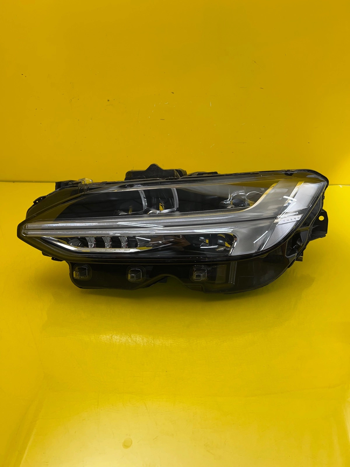 Phare gauche Volvo S90 V90 Full Led Active High Beam 32228310 Autolamps Phare gauche Volvo S90 V90 Full Led Active High Beam 32228310