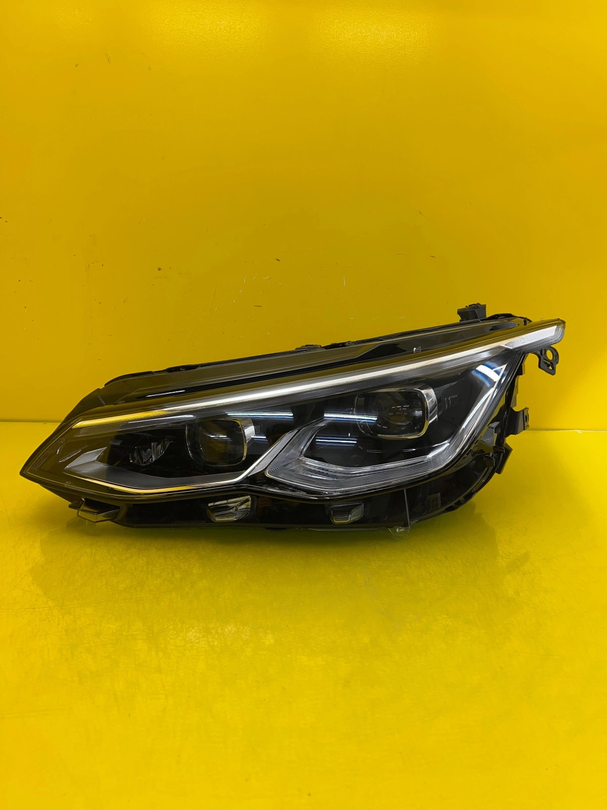 Phare gauche VW Golf 8 VIII Full Led 5H1941059K Autolamps Phare gauche VW Golf 8 VIII Full Led 5H1941059K