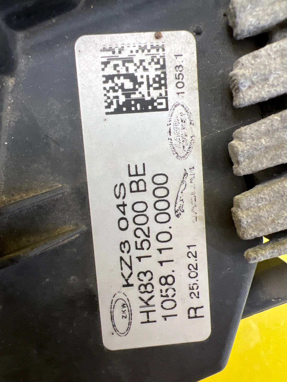 Phare droit Range Rover Vogue Velar Halogène HK8315200BE Autolamps 2 Phare droit Range Rover Vogue Velar Halogène HK8315200BE