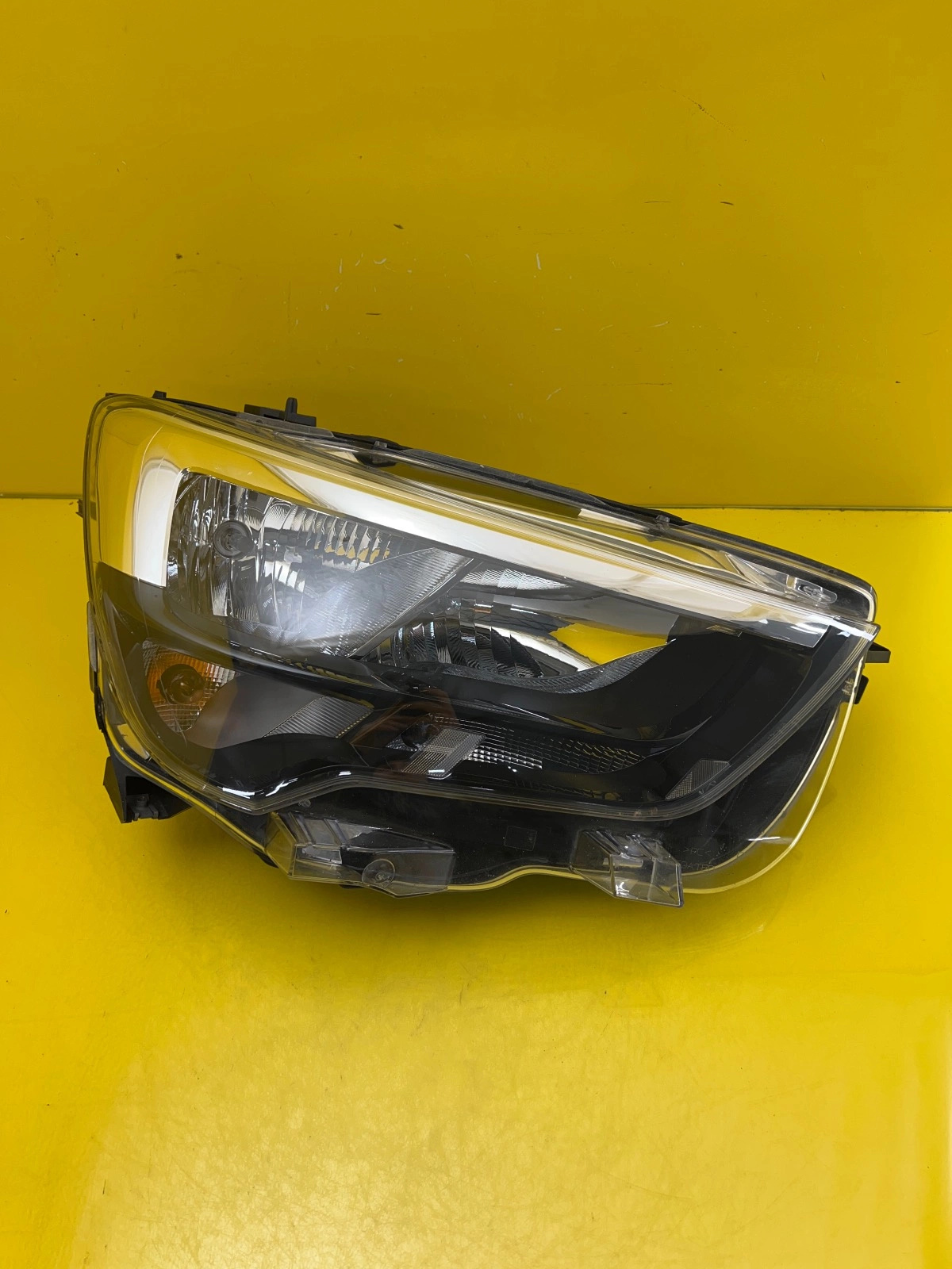 Phare avant droit Opel Combo E 18- 90145300 Autolamps Phare avant droit Opel Combo E 18- 90145300