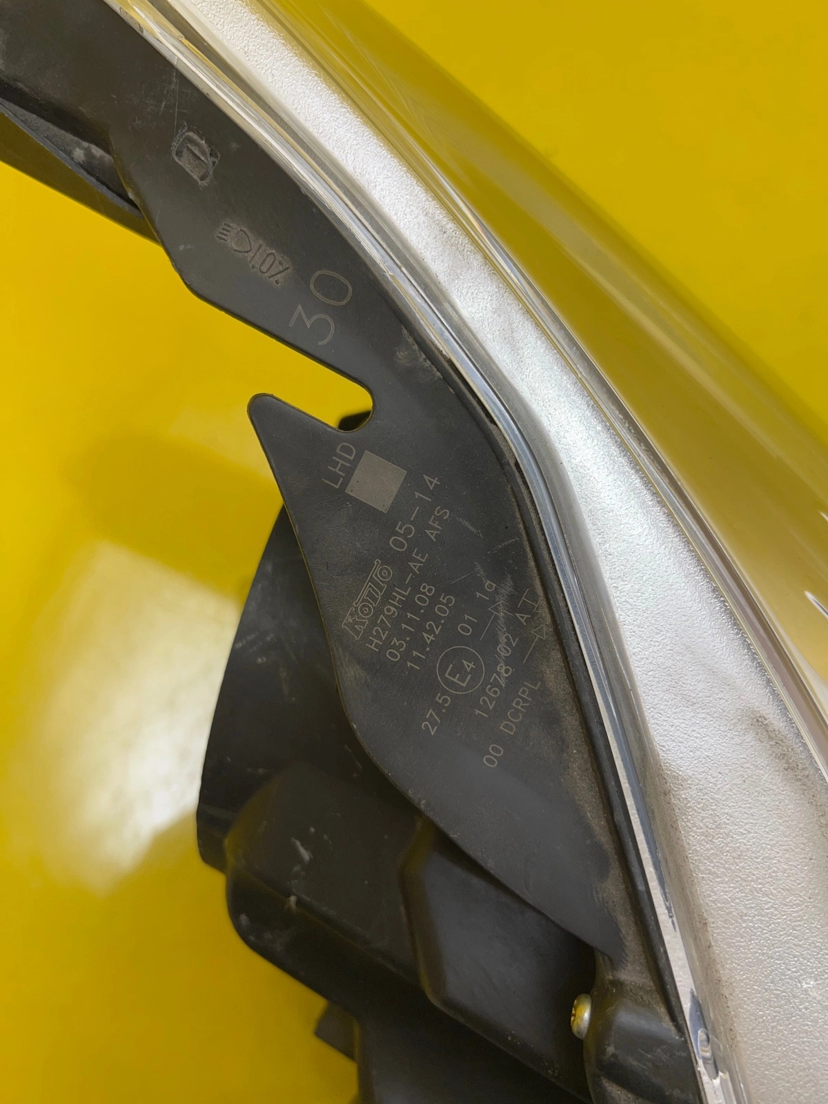 Phare gauche Toyota Avensis T27 Avant Lift Bi-Xenon 08-11 Autolamps 3 Phare gauche Toyota Avensis T27 Avant Lift Bi-Xenon 08-11