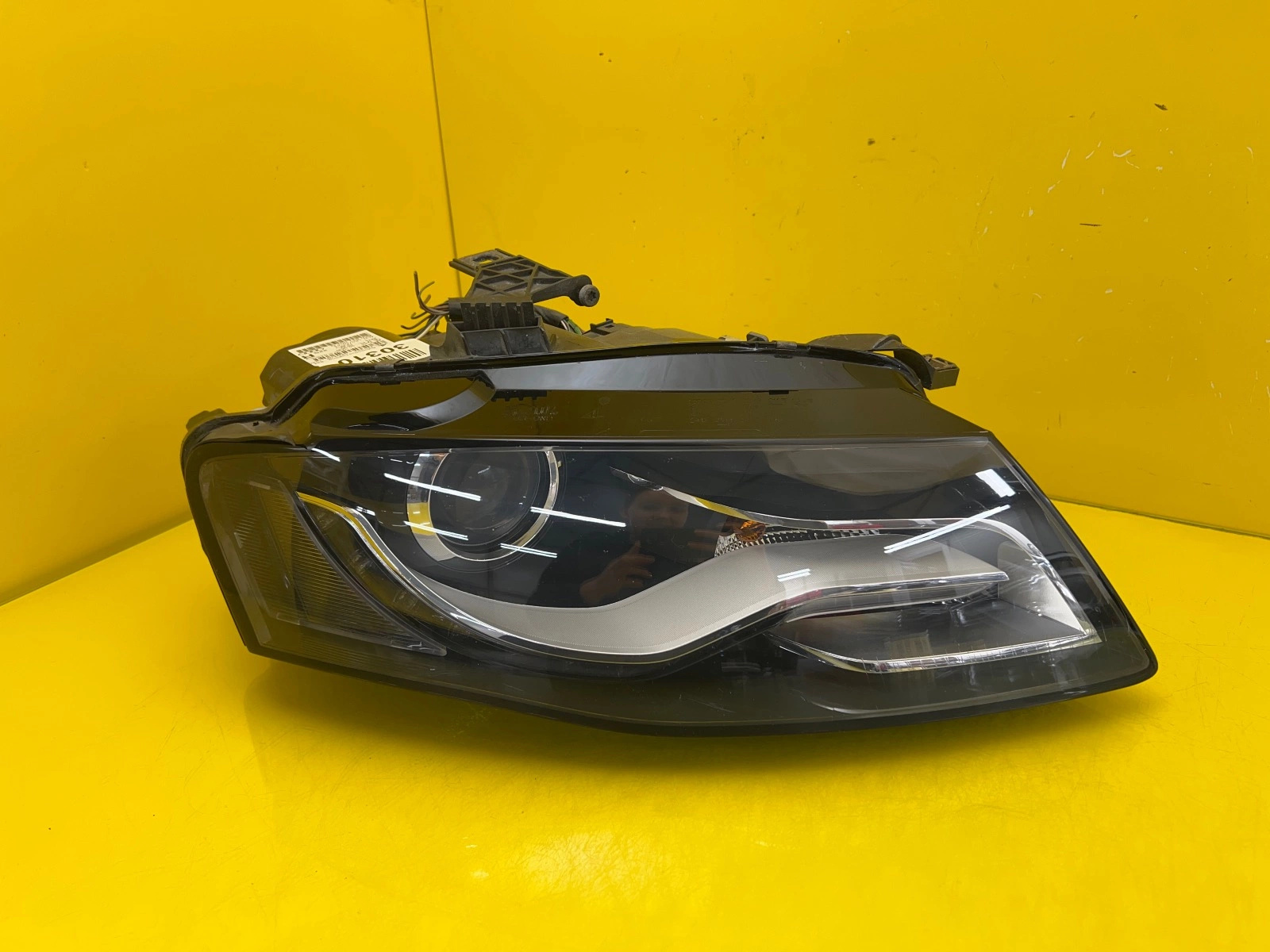 Phare droit Audi A4 B8 8K0 Xenon Torsion 8K0941004G Autolamps Phare droit Audi A4 B8 8K0 Xenon Torsion 8K0941004G