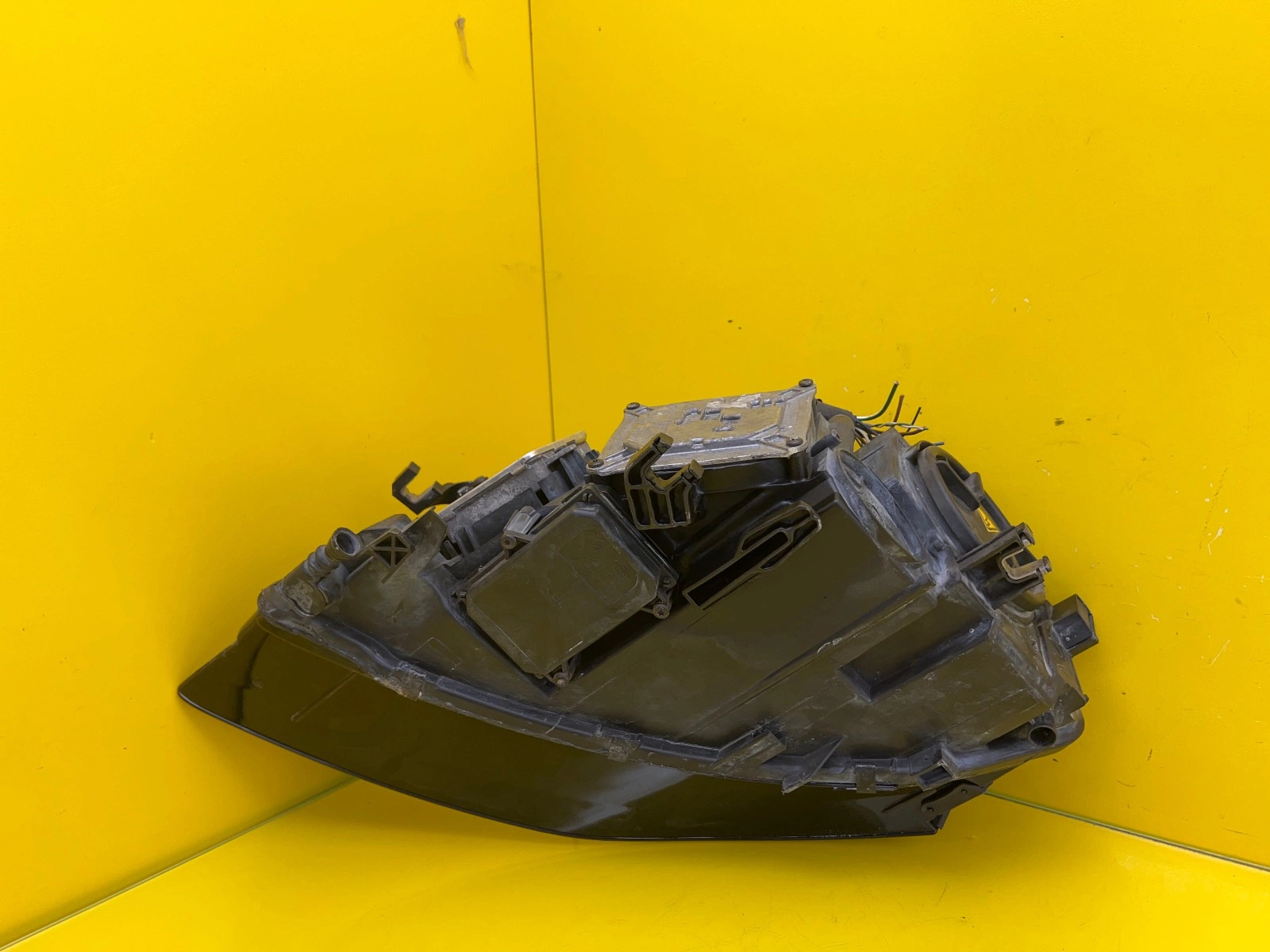 Phare droit Audi A4 B8 8K0 Xenon Torsion 8K0941004G Autolamps 4 Phare droit Audi A4 B8 8K0 Xenon Torsion 8K0941004G